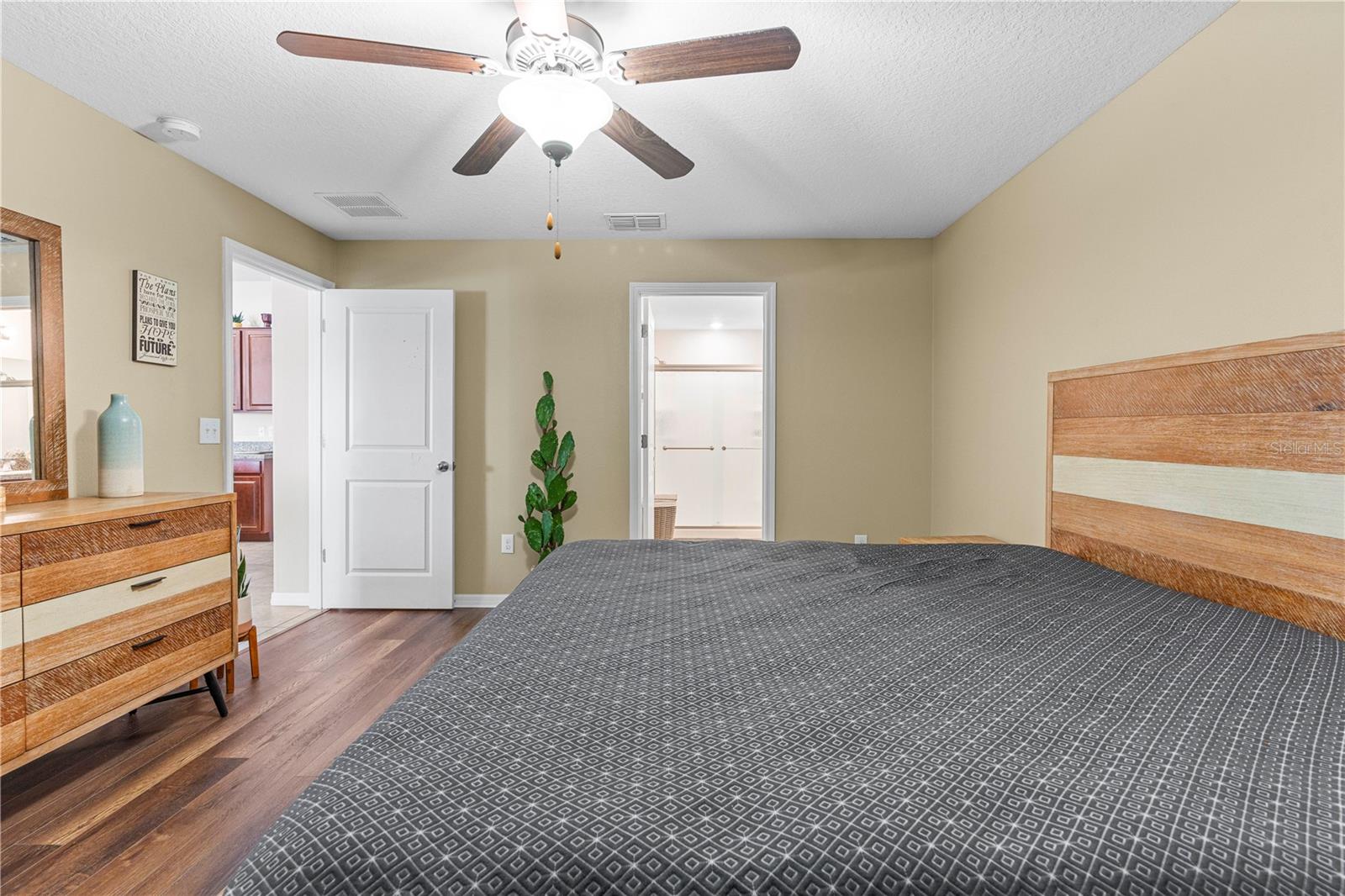 Image 22 of 48 For 17110 White Mangrove Drive