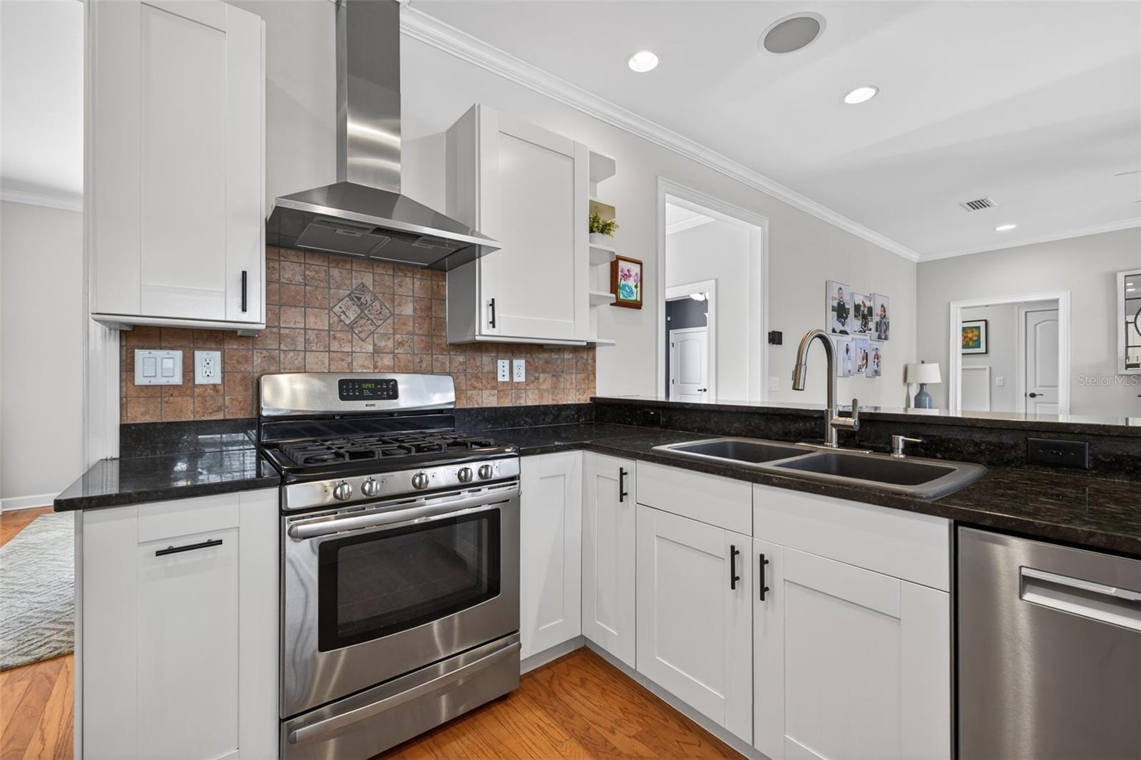 Image 13 of 52 For 3117 Euclid Avenue