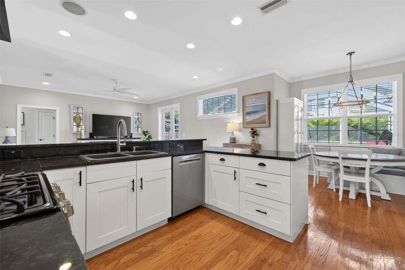 Image 16 of 52 For 3117 Euclid Avenue