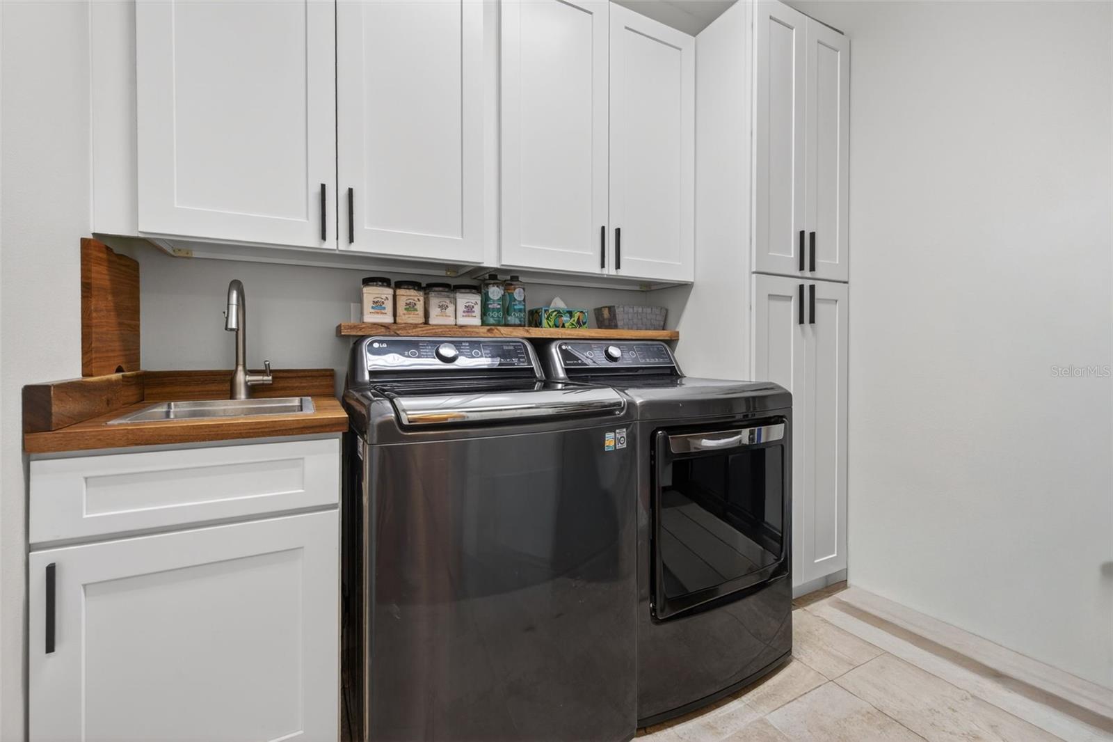 Image 30 of 52 For 3117 Euclid Avenue