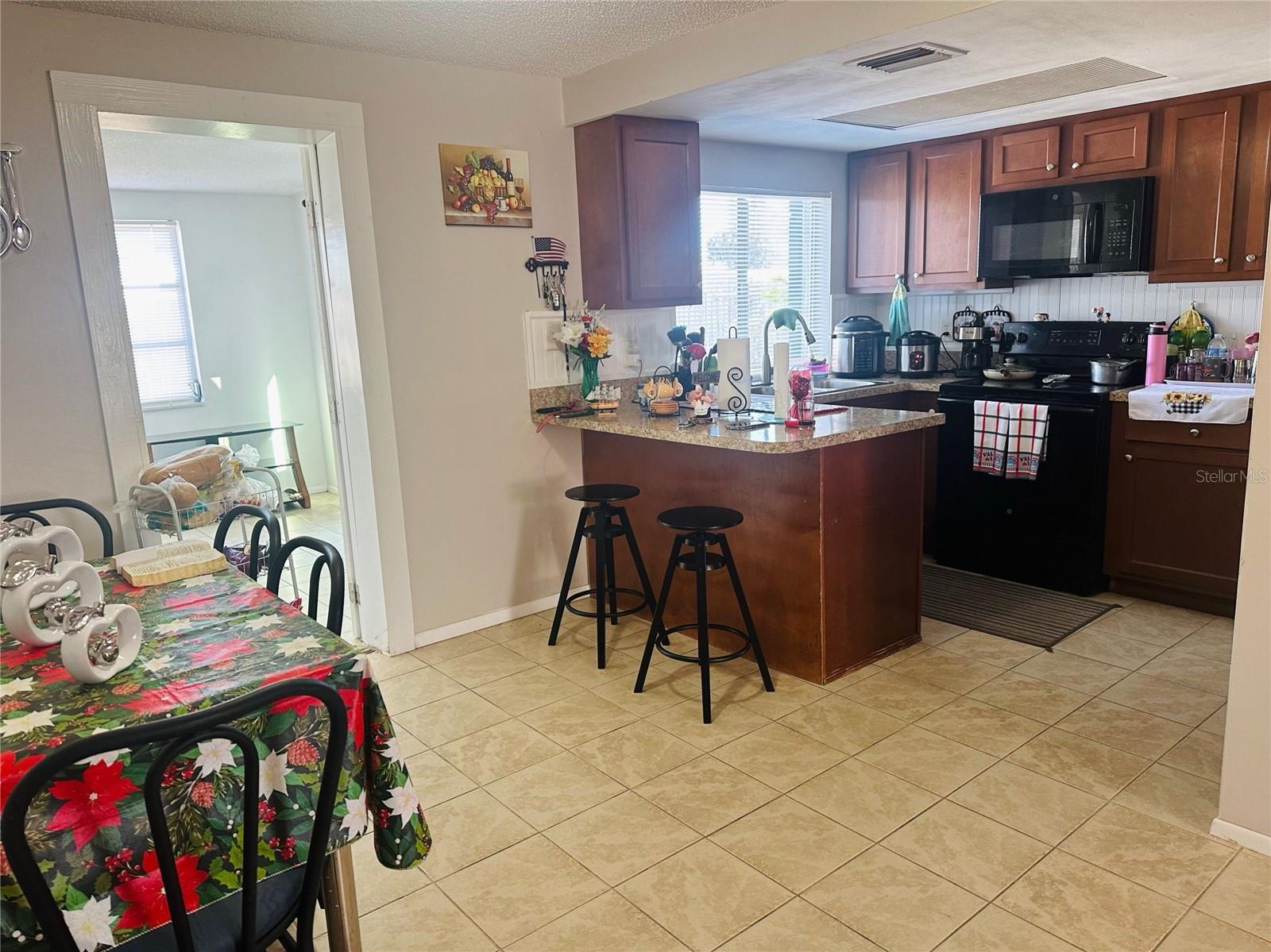 Image 17 of 30 For 3347 Roxbury Drive