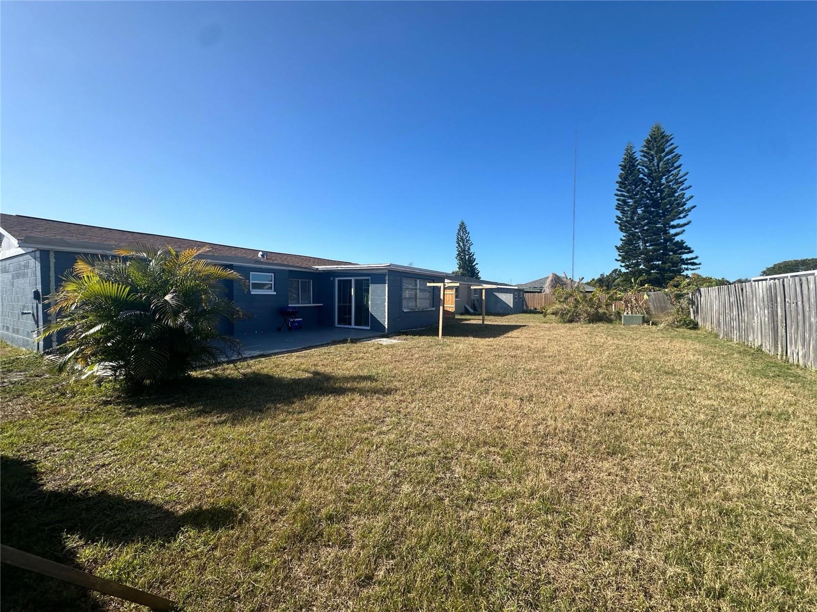 Image 26 of 30 For 3347 Roxbury Drive