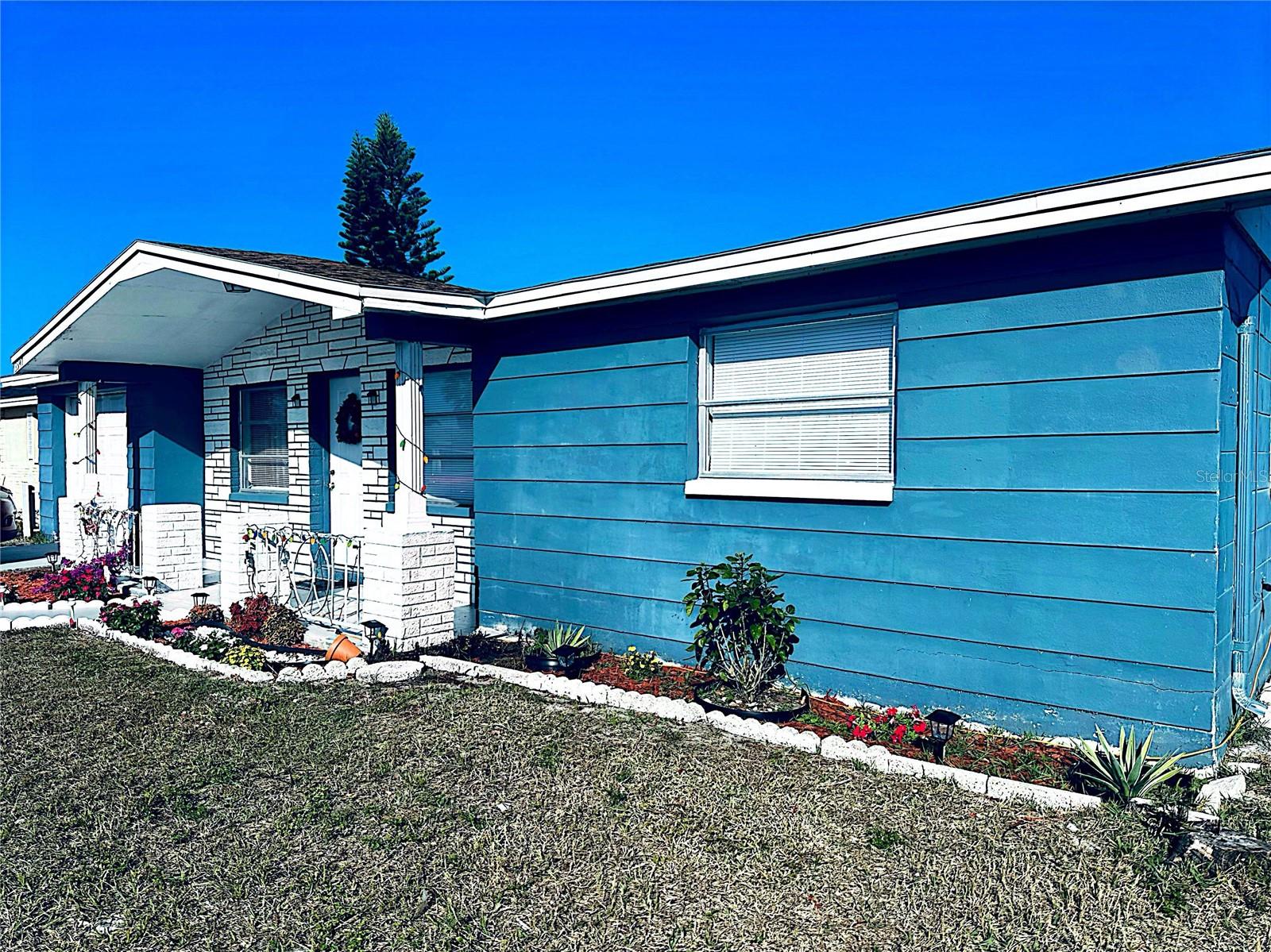 Image 3 of 30 For 3347 Roxbury Drive