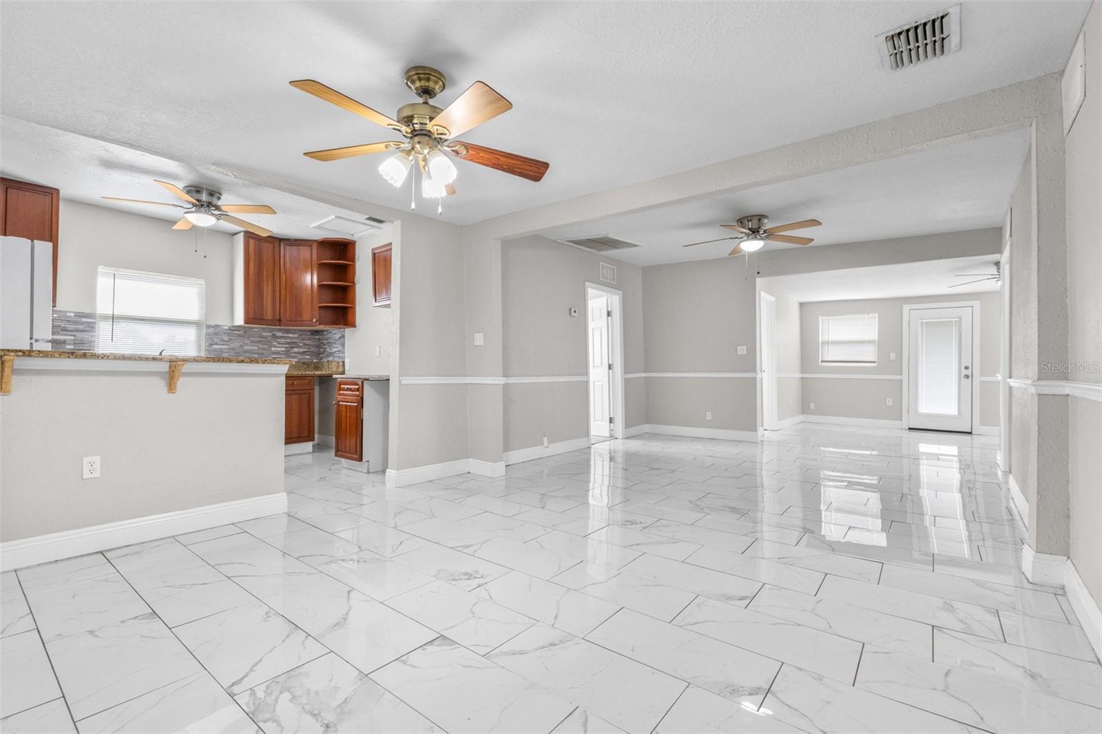 Image 14 of 54 For 440 L B Brown Avenue