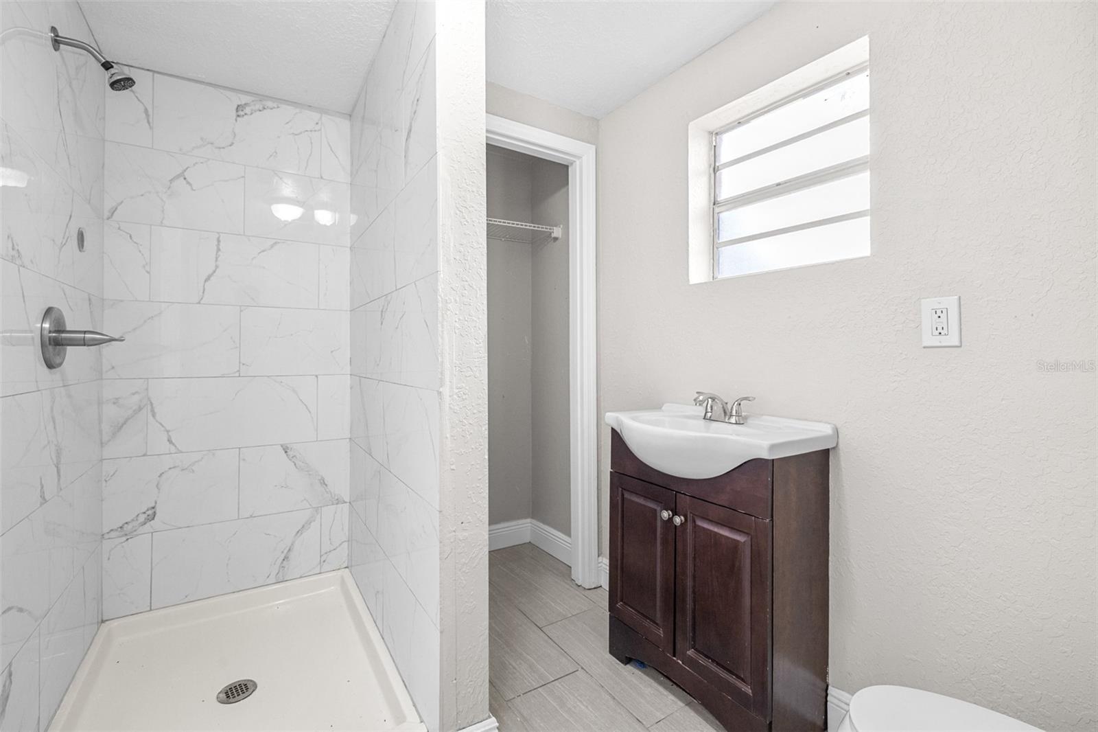 Image 23 of 54 For 440 L B Brown Avenue