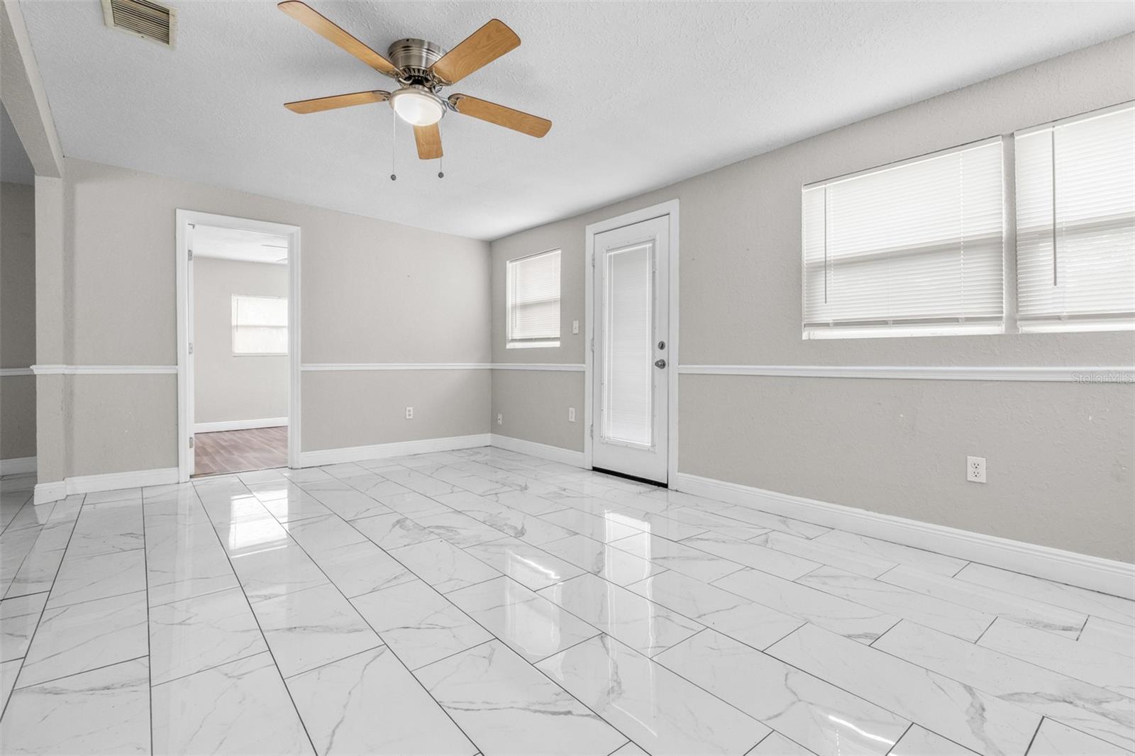 Image 9 of 54 For 440 L B Brown Avenue