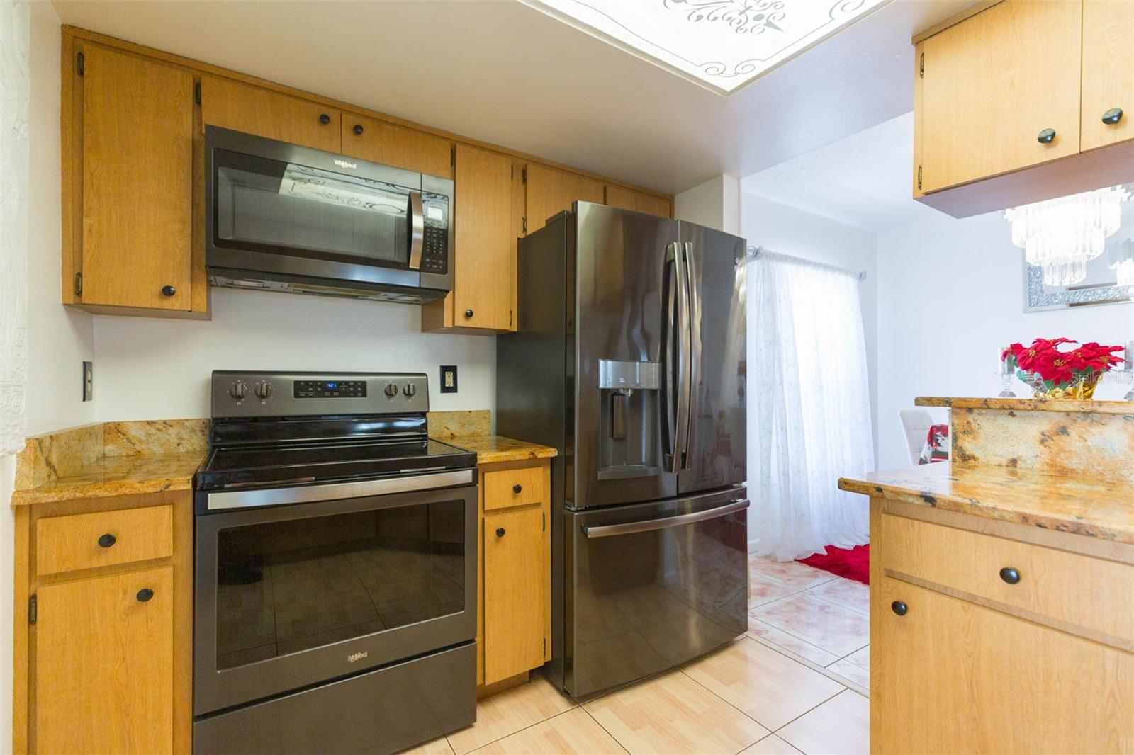 Image 23 of 35 For 2212 Columbus Drive