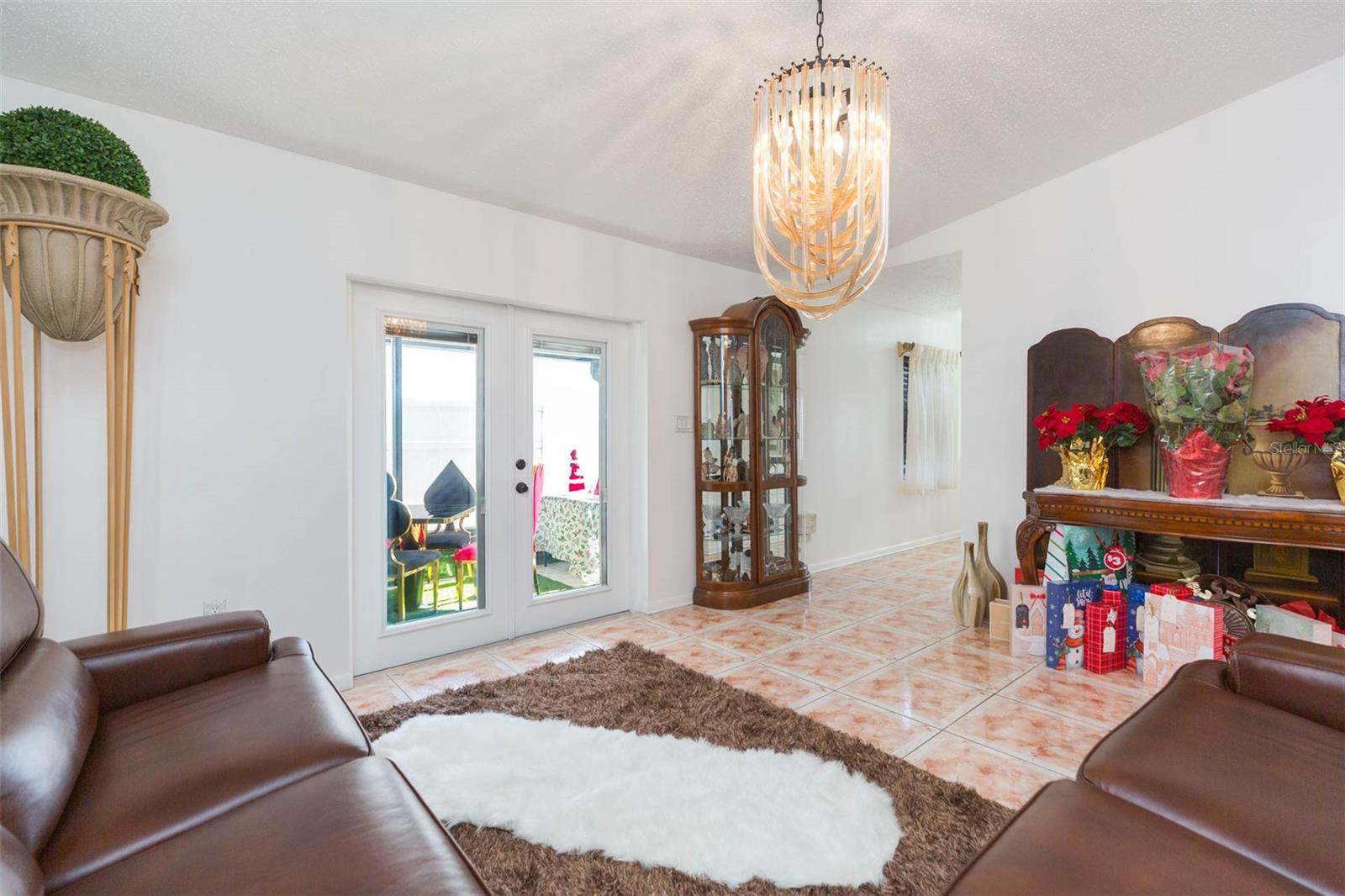 Image 8 of 35 For 2212 Columbus Drive