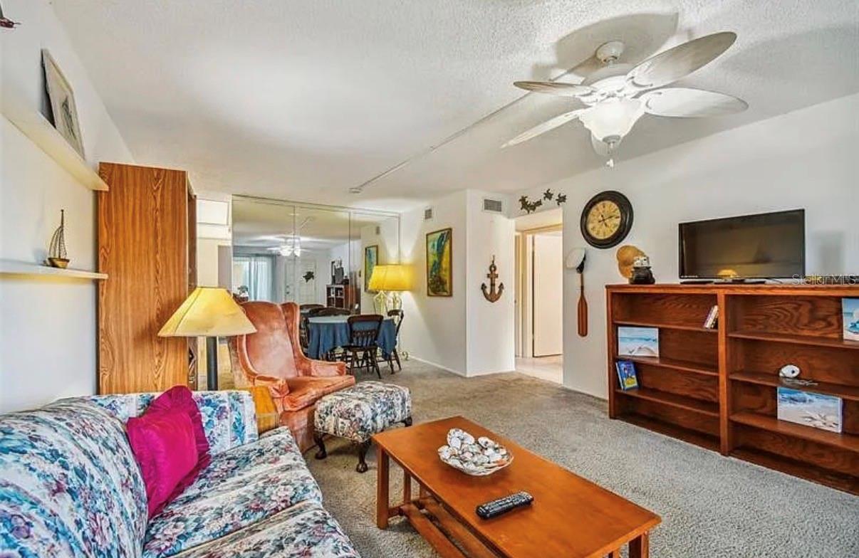 Image 16 of 41 For 2404 Florentine Way 32