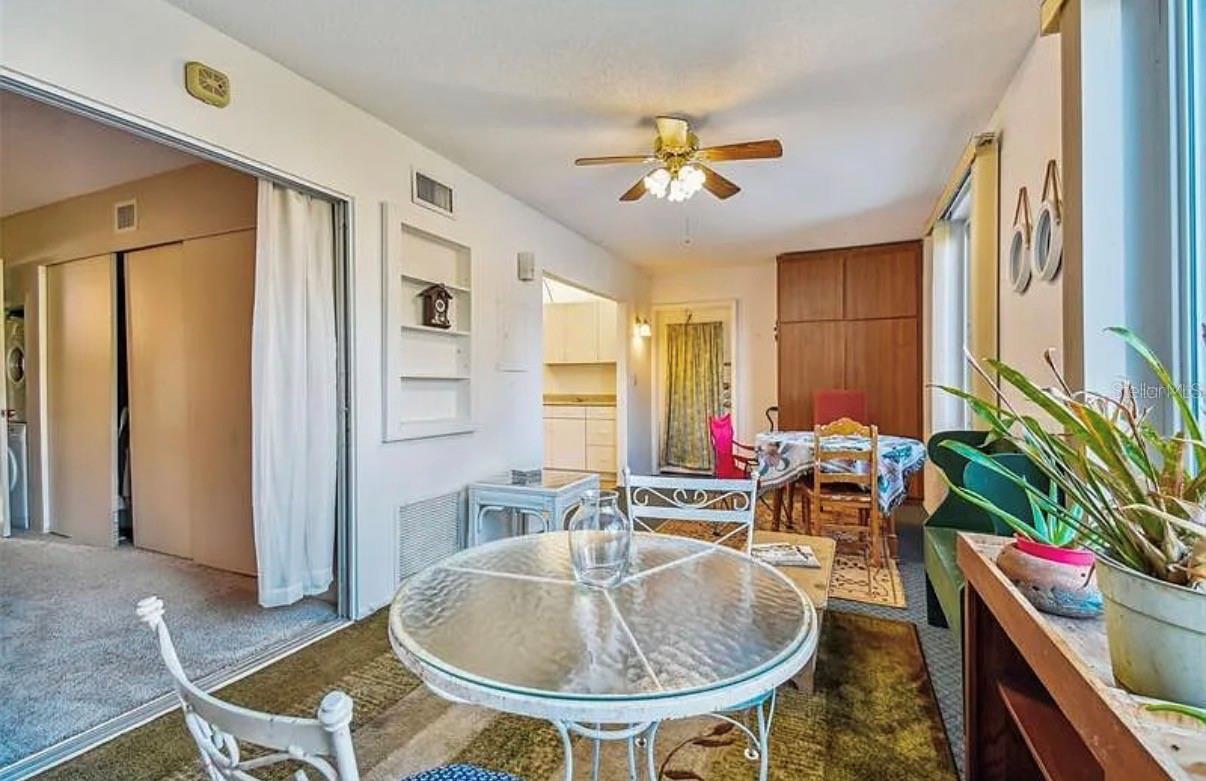 Image 18 of 41 For 2404 Florentine Way 32