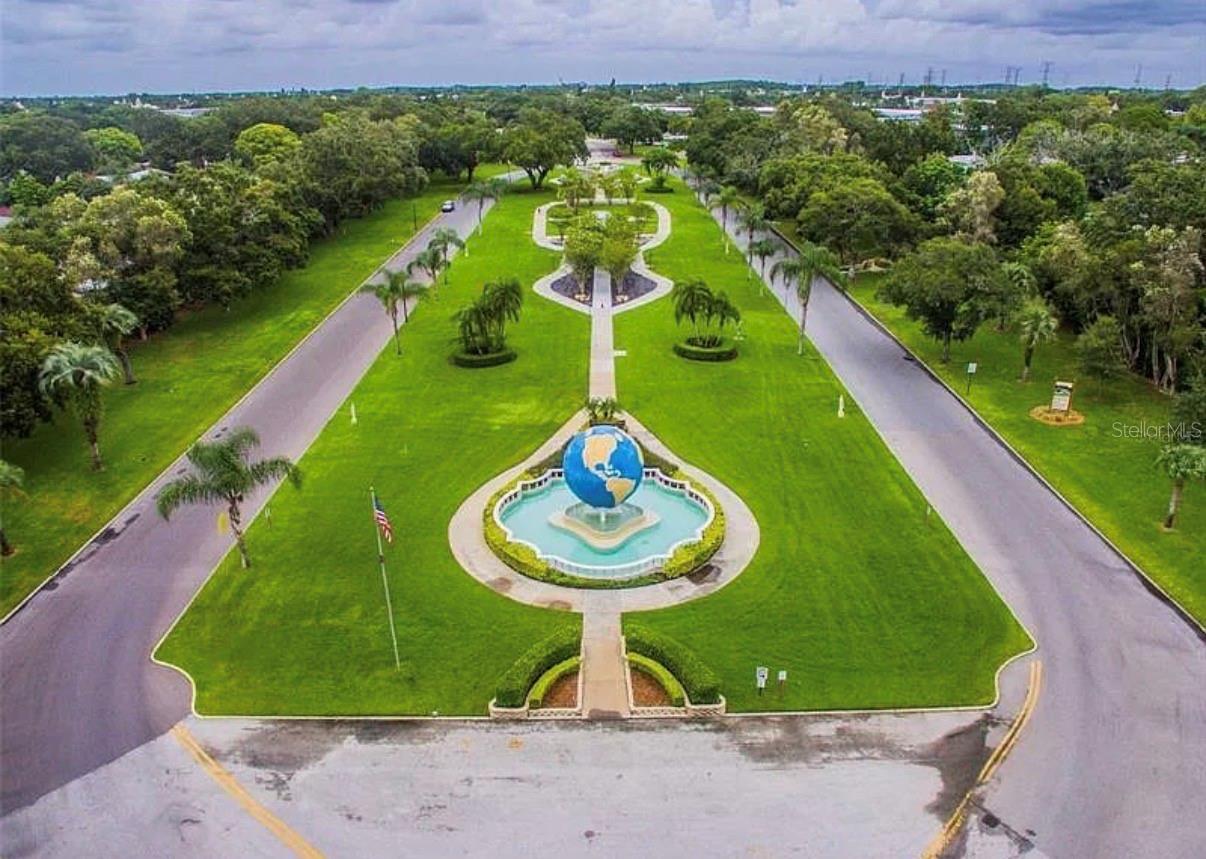 Image 26 of 41 For 2404 Florentine Way 32