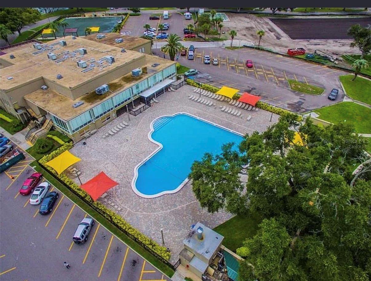 Image 28 of 41 For 2404 Florentine Way 32