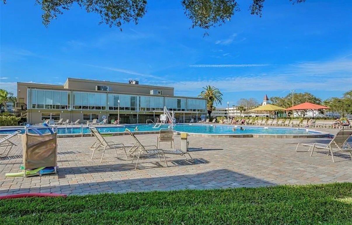 Image 39 of 41 For 2404 Florentine Way 32