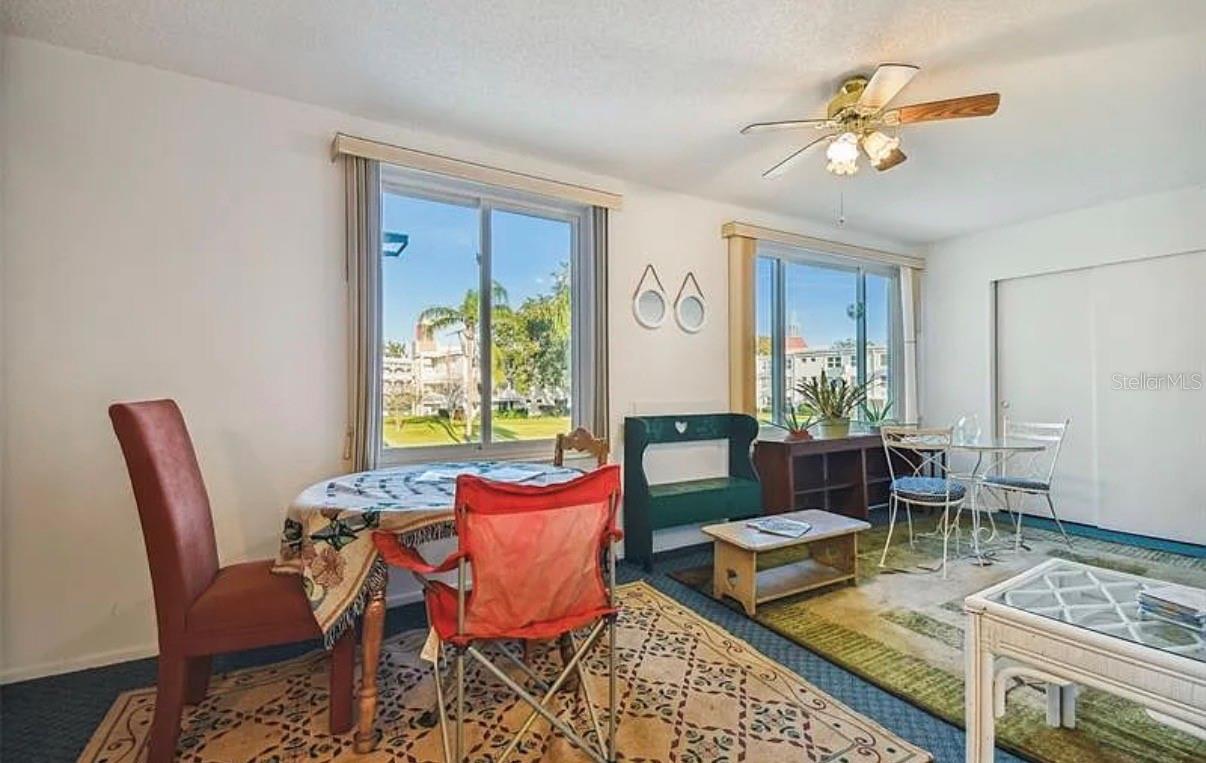 Image 4 of 41 For 2404 Florentine Way 32