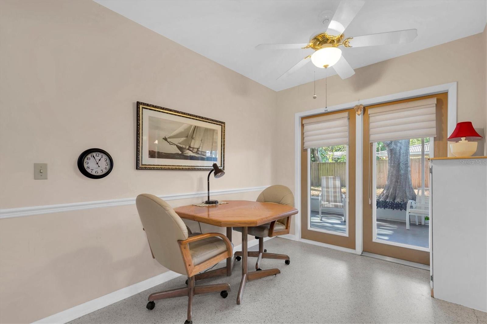 Image 13 of 29 For 1824 Chateau Drive W