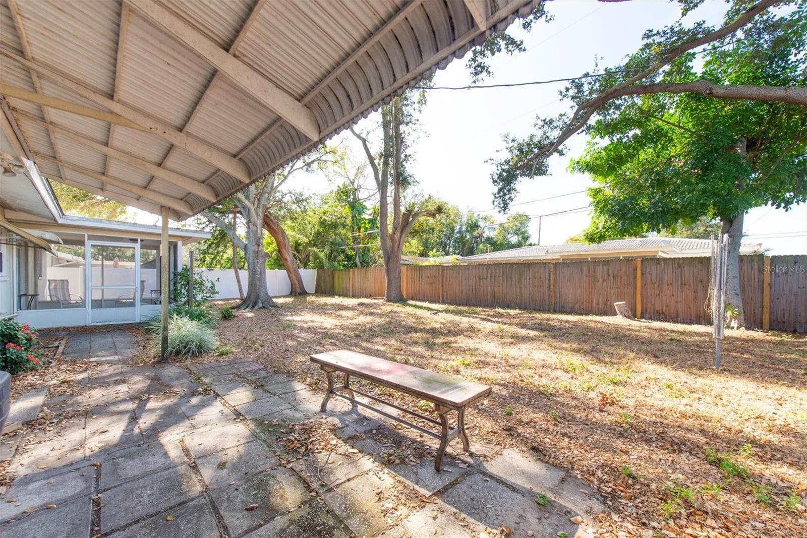 Image 25 of 29 For 1824 Chateau Drive W