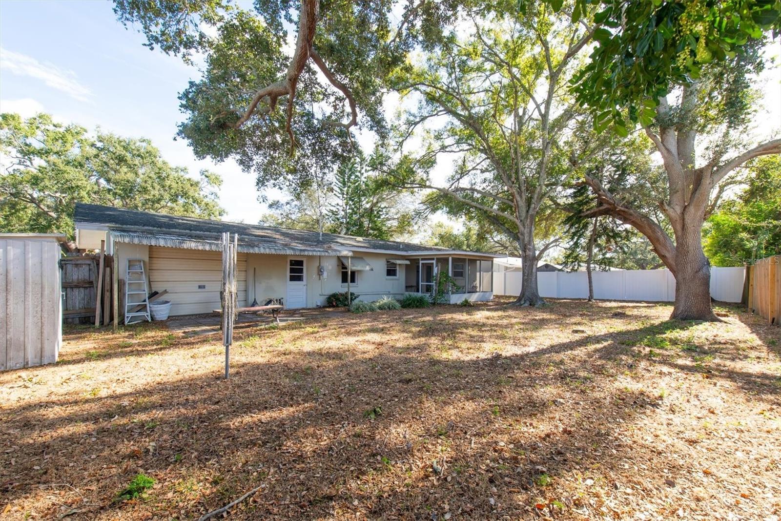 Image 26 of 29 For 1824 Chateau Drive W