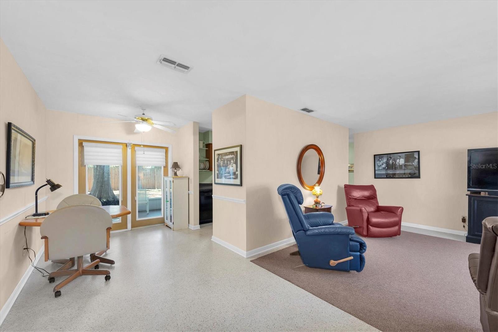 Image 3 of 29 For 1824 Chateau Drive W