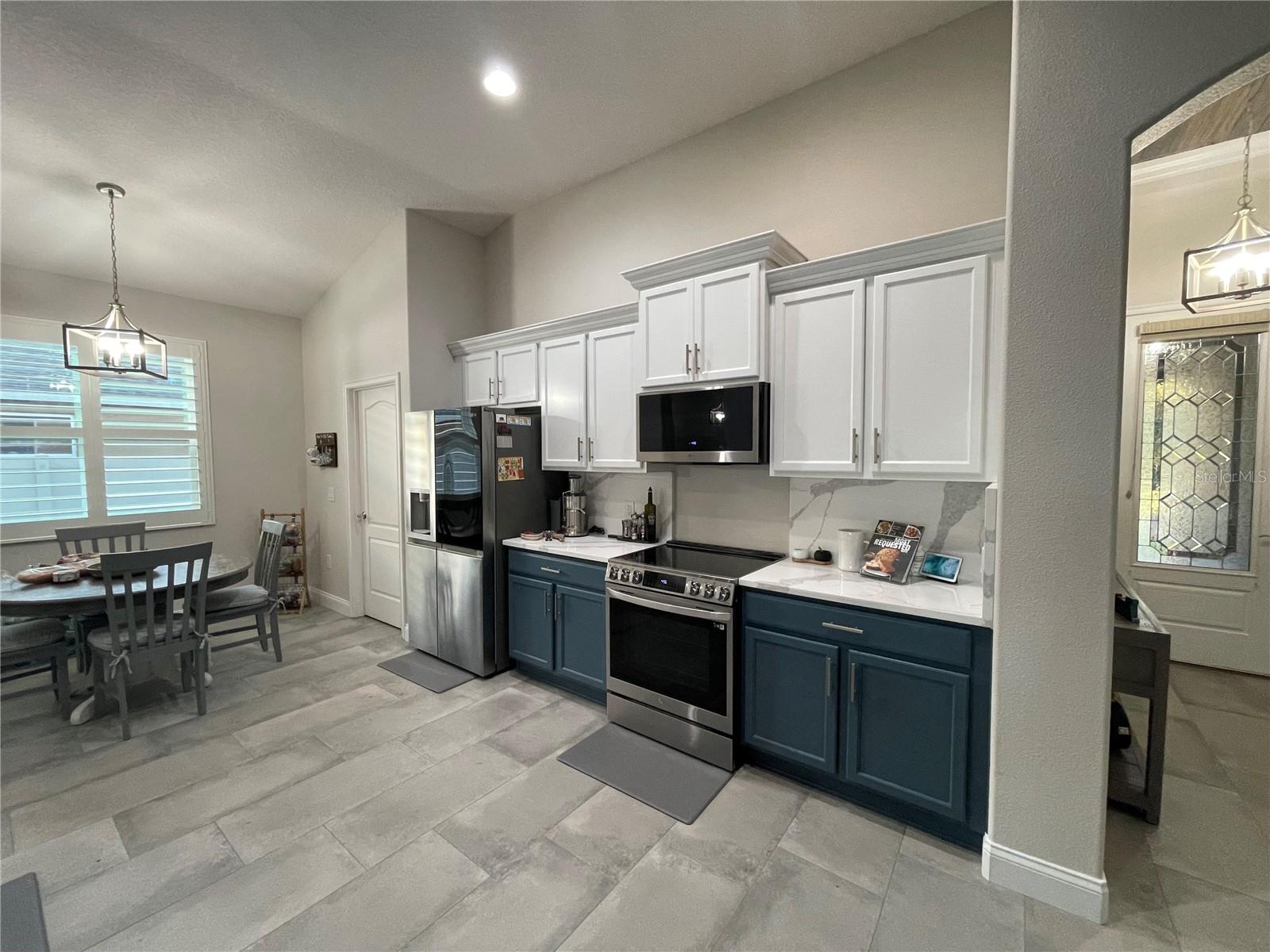 Image 15 of 37 For 12012 Whistling Wind Drive