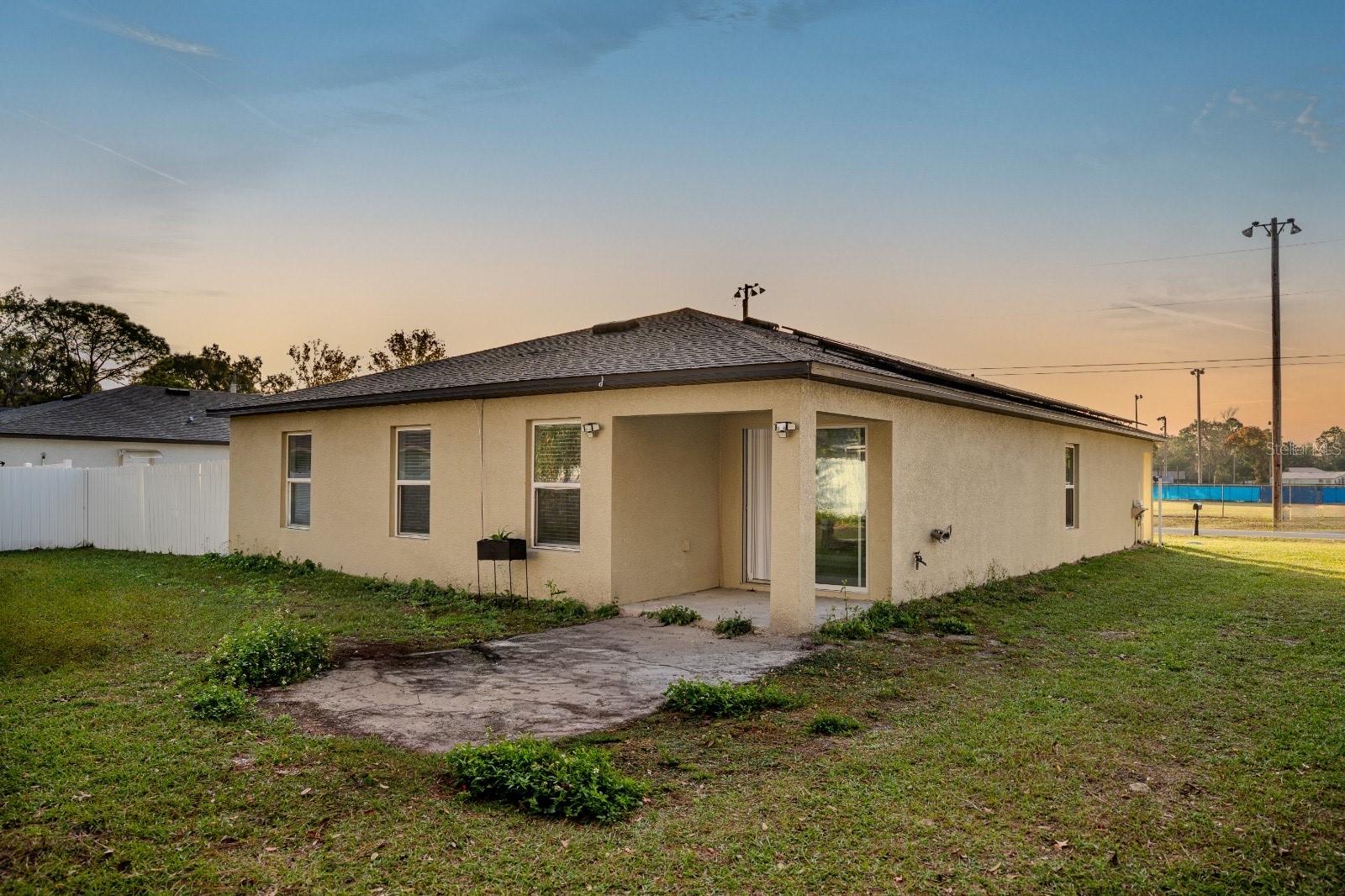 Image 5 of 5 For 8303 Begonia Street