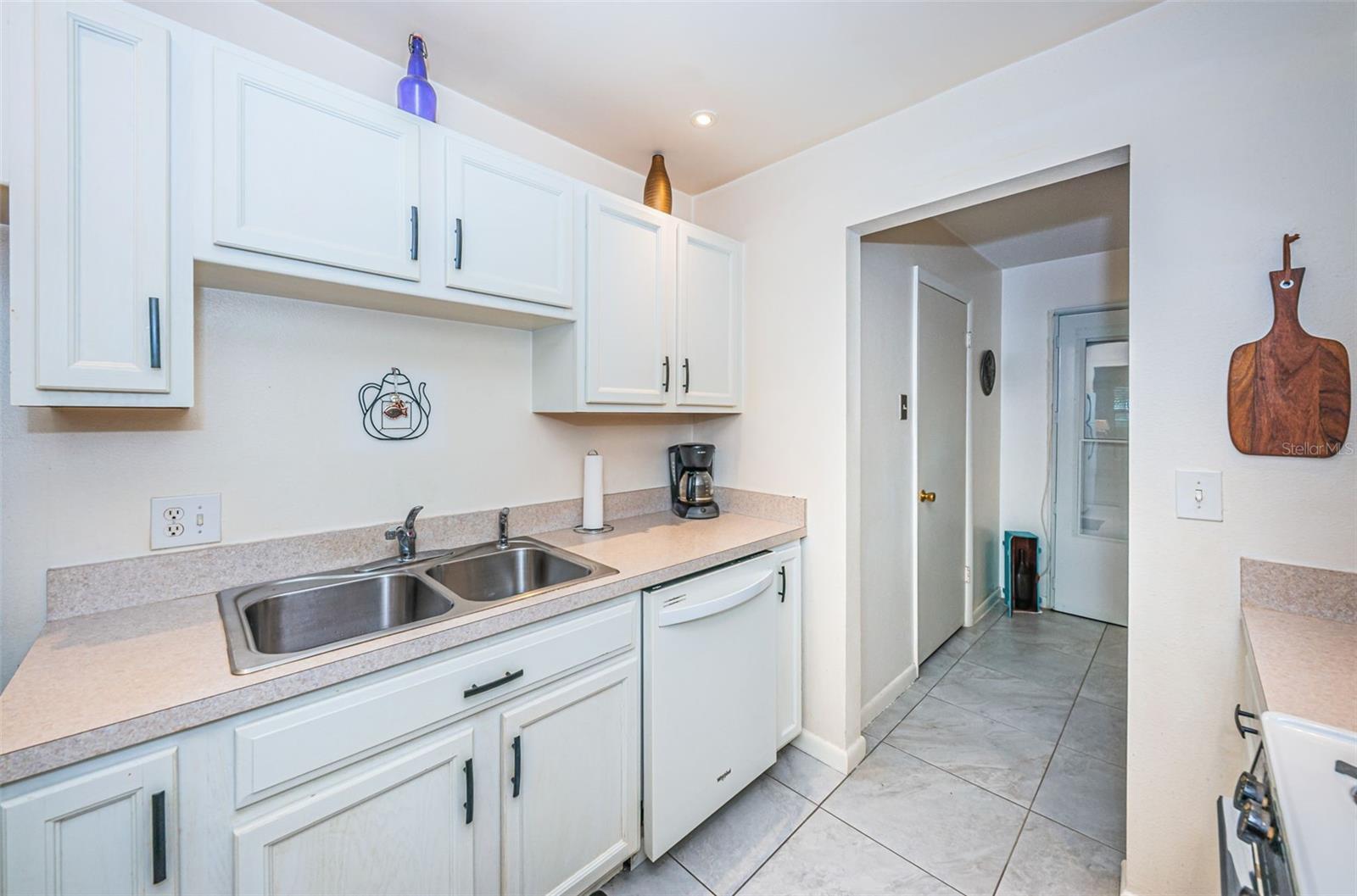 Image 14 of 52 For 5267 81st Street N 8