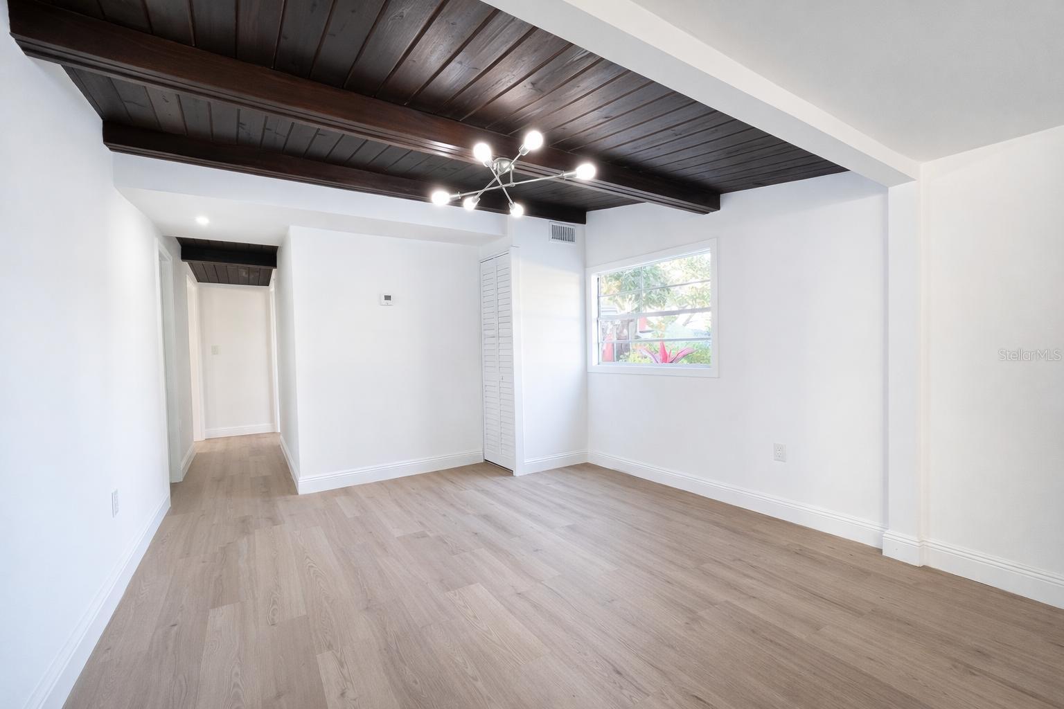 Image 5 of 12 For 6580 10th Avenue Terrace S