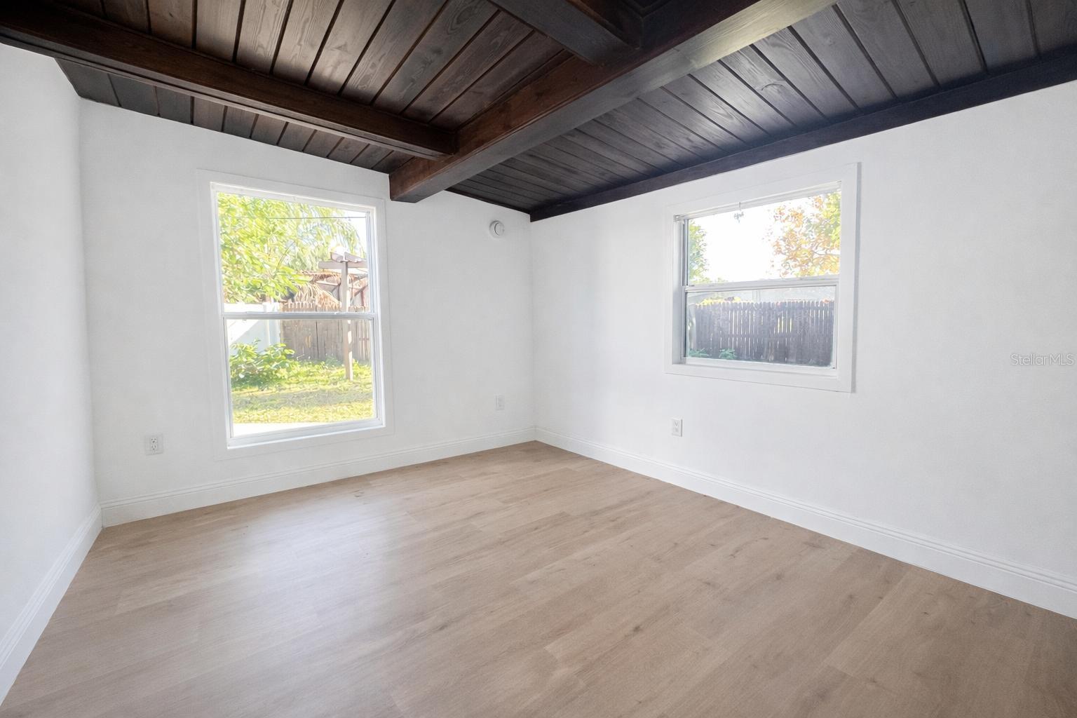 Image 7 of 12 For 6580 10th Avenue Terrace S