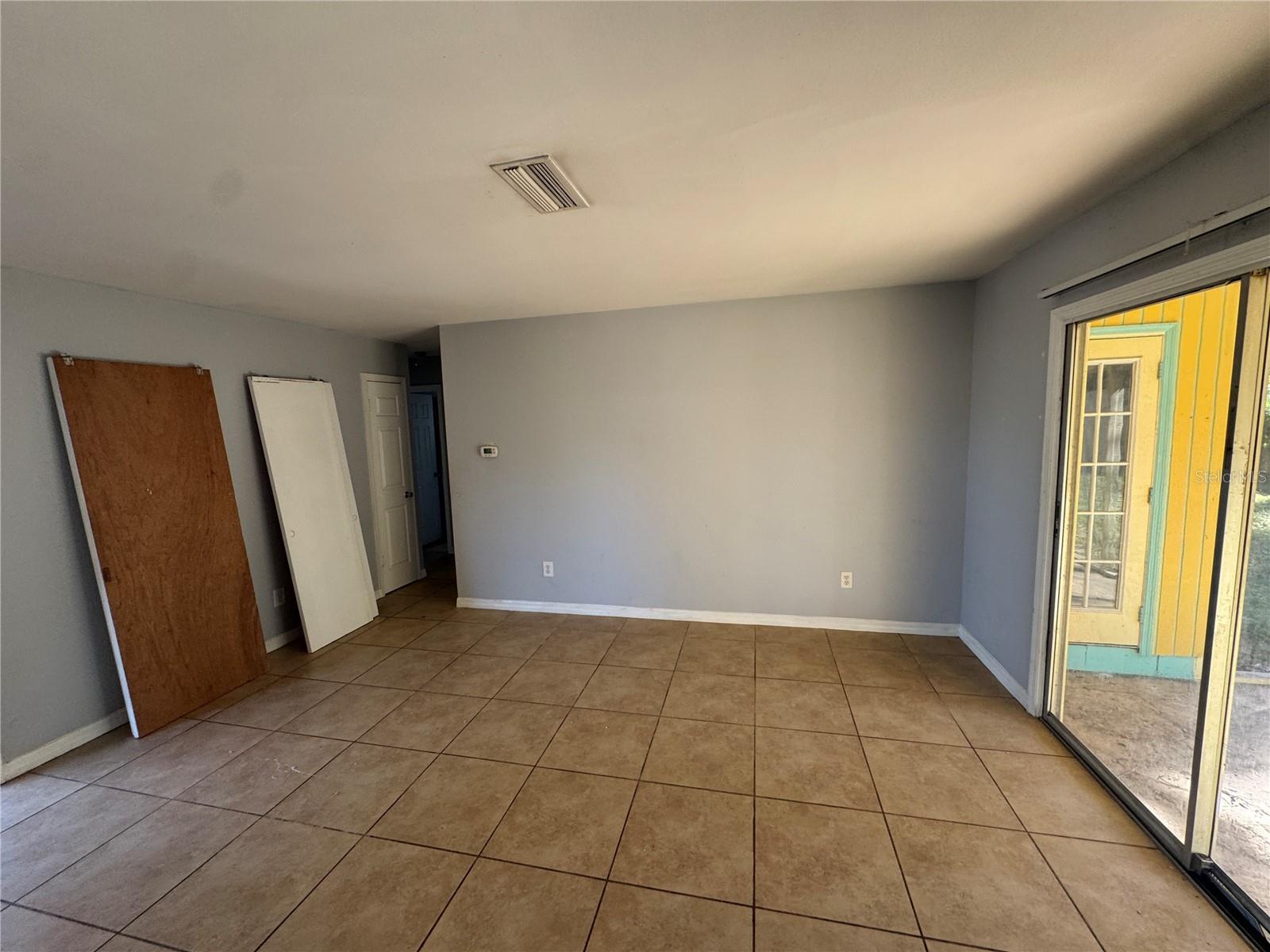 Image 4 of 14 For 301 Hickory Lane