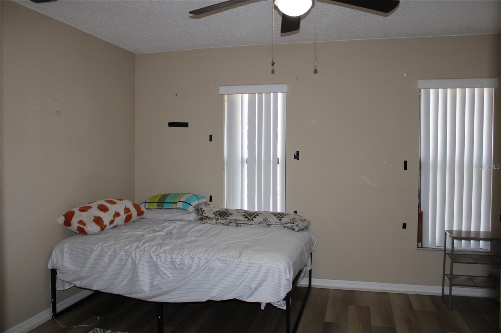 Image 5 of 12 For 6121 56th Avenue N