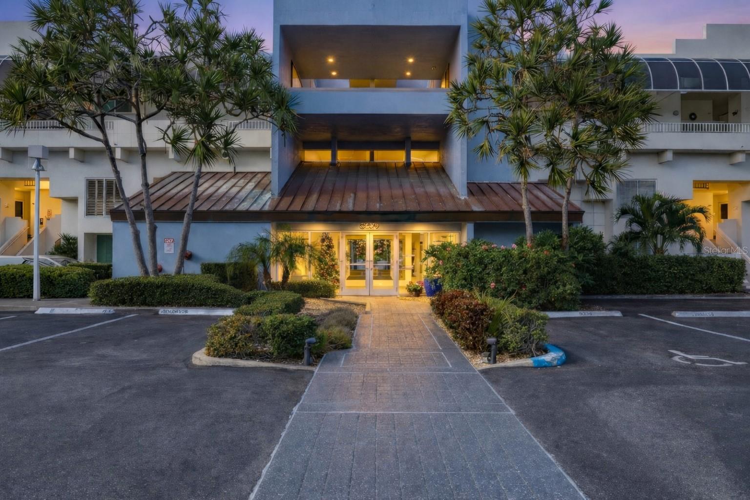 Image 2 of 36 For 5279 Isla Key Boulevard S 417