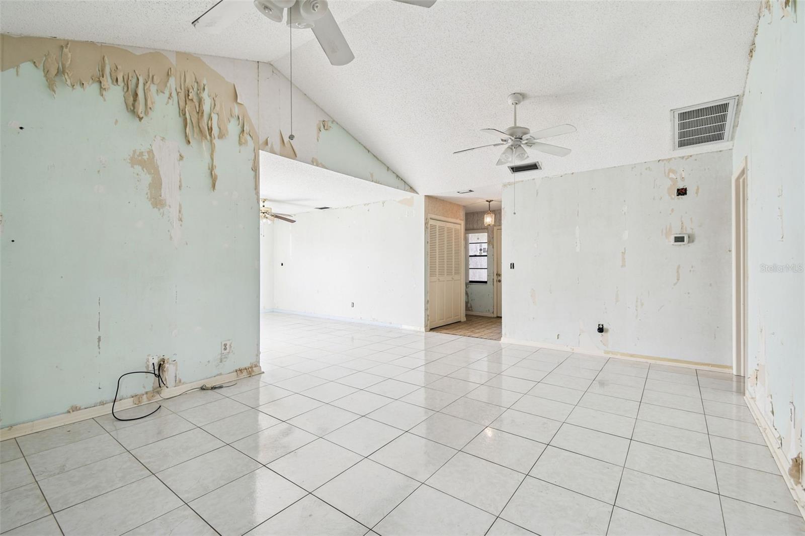 Image 14 of 27 For 1915 Del Webb Boulevard