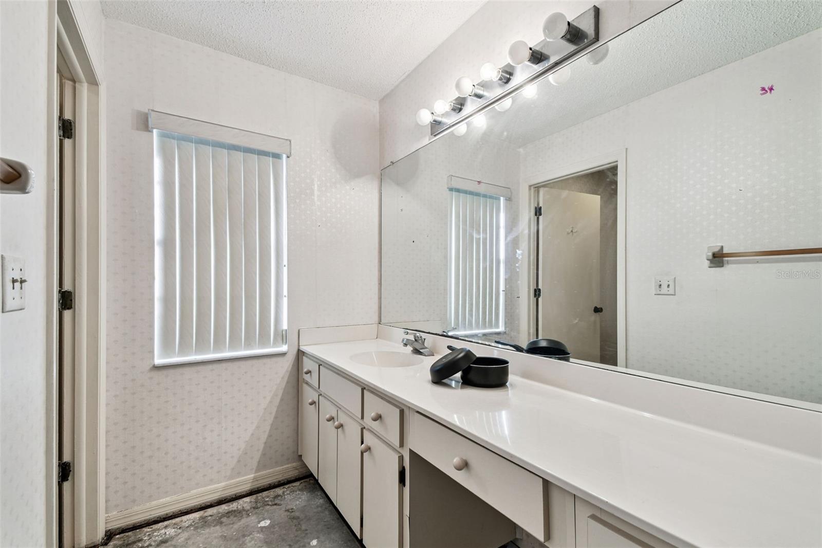 Image 16 of 27 For 1915 Del Webb Boulevard