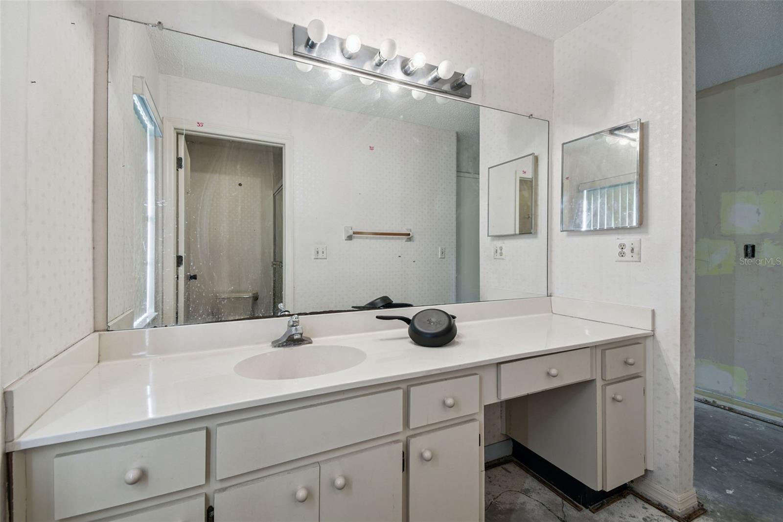 Image 18 of 27 For 1915 Del Webb Boulevard