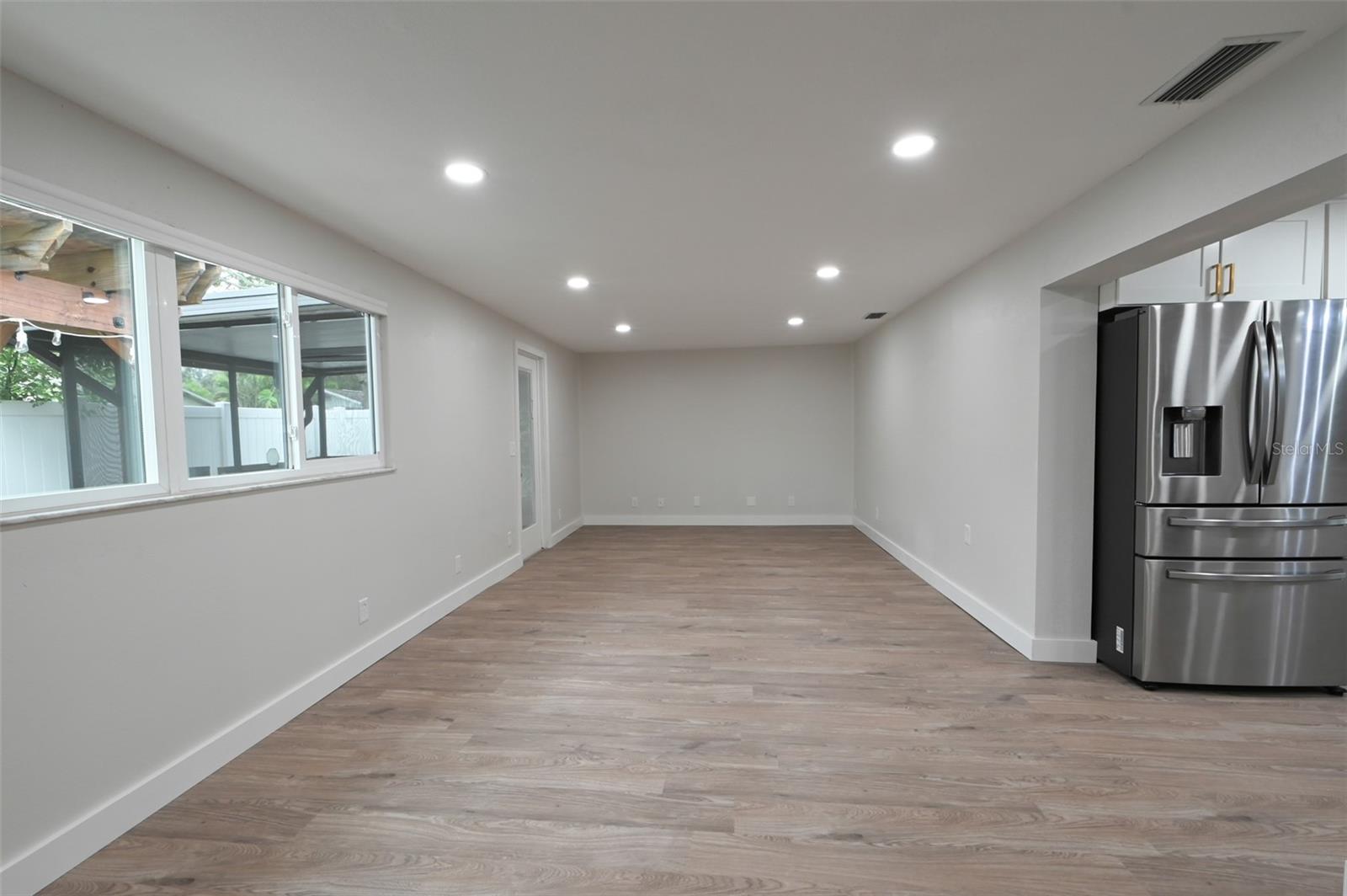 Image 18 of 41 For 11987 106th Avenue