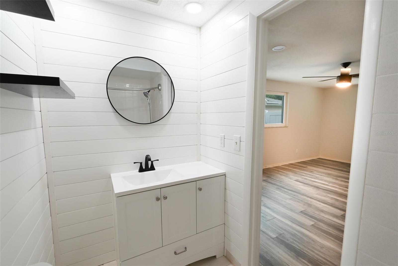 Image 25 of 41 For 11987 106th Avenue