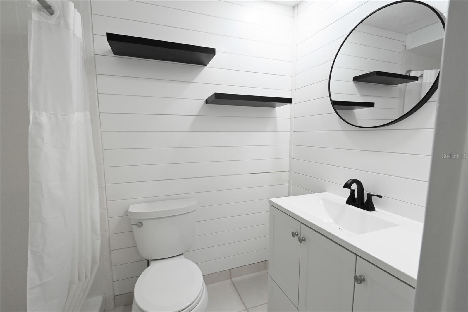 Image 26 of 41 For 11987 106th Avenue