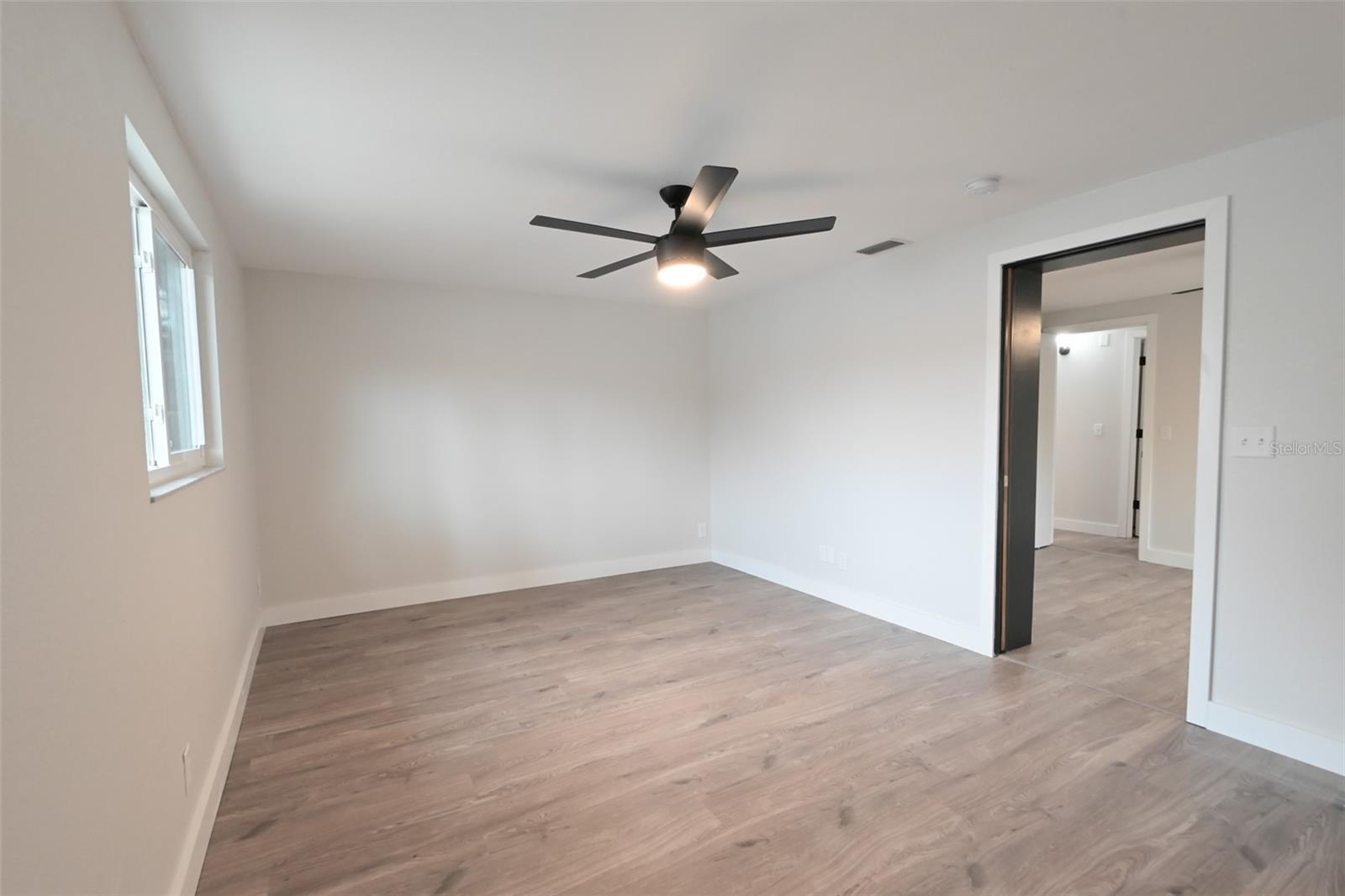 Image 29 of 41 For 11987 106th Avenue