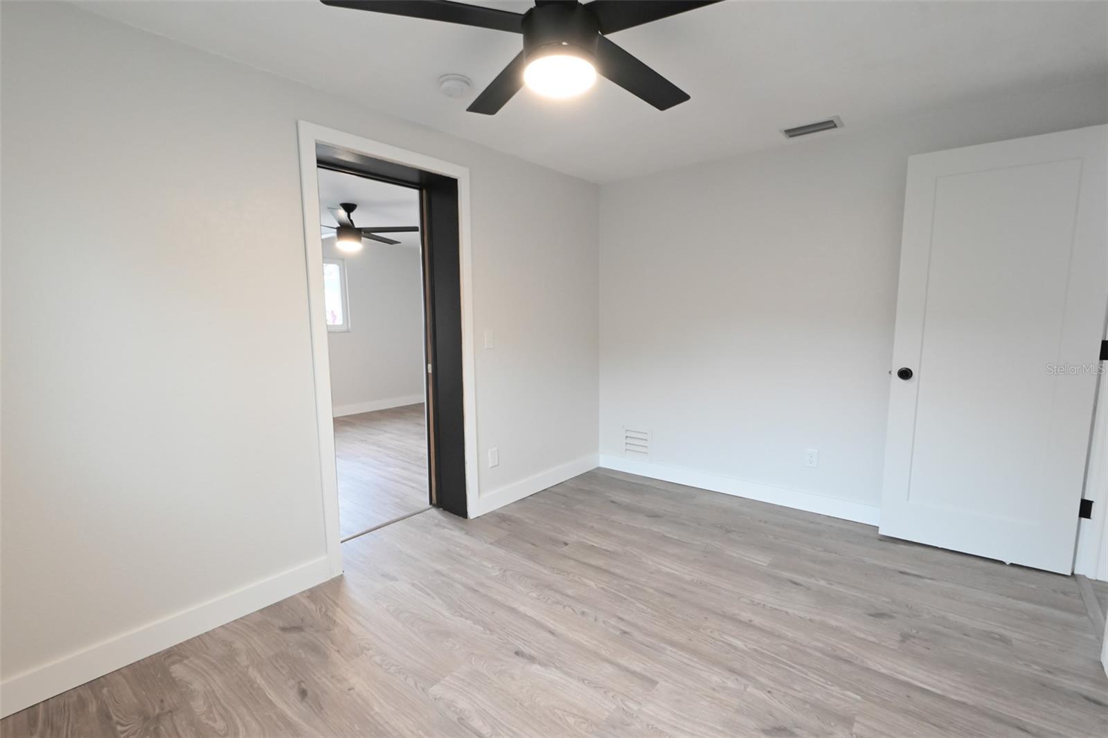 Image 31 of 41 For 11987 106th Avenue