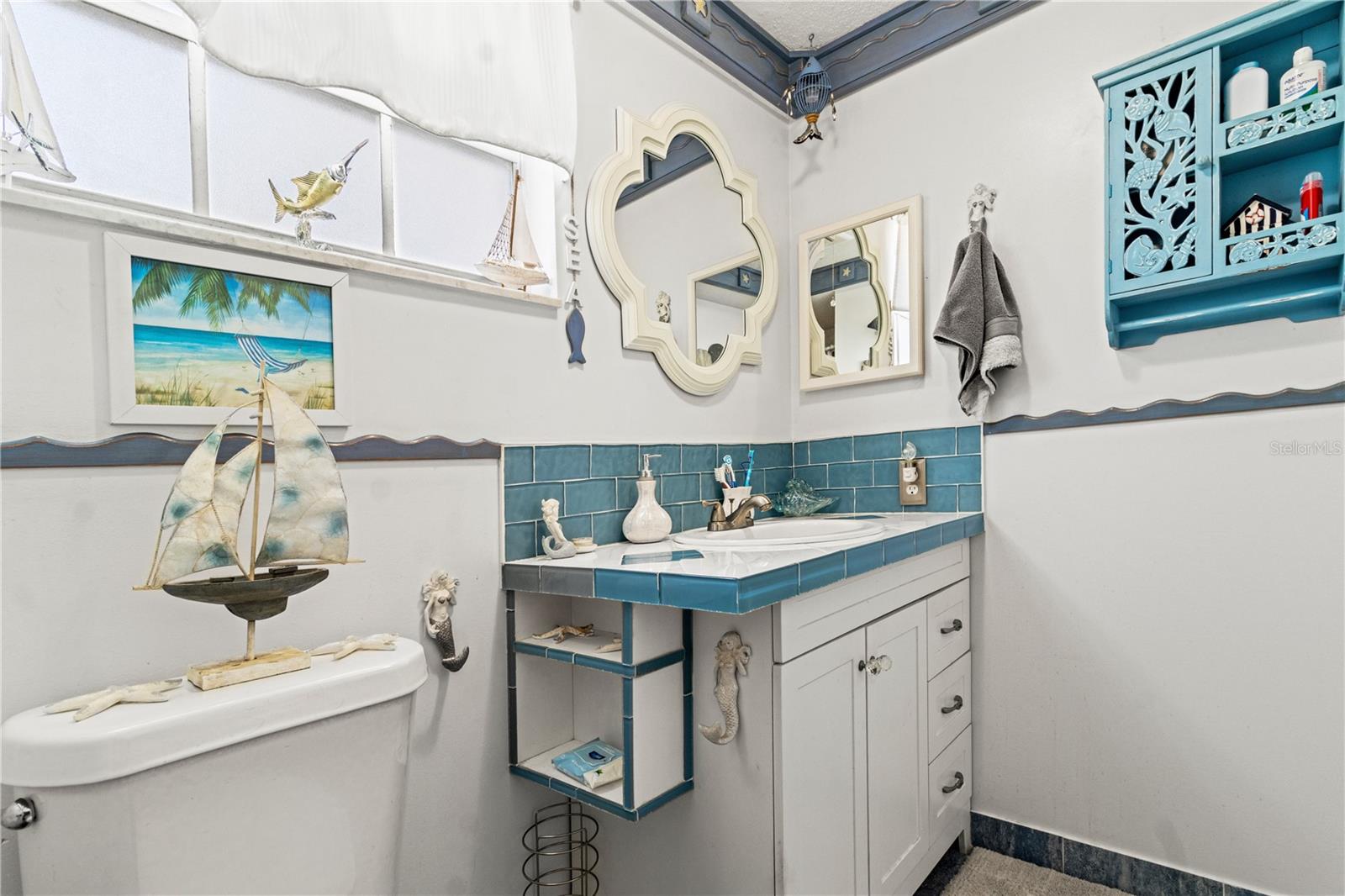 Image 20 of 41 For 4042 Jib Sail Court