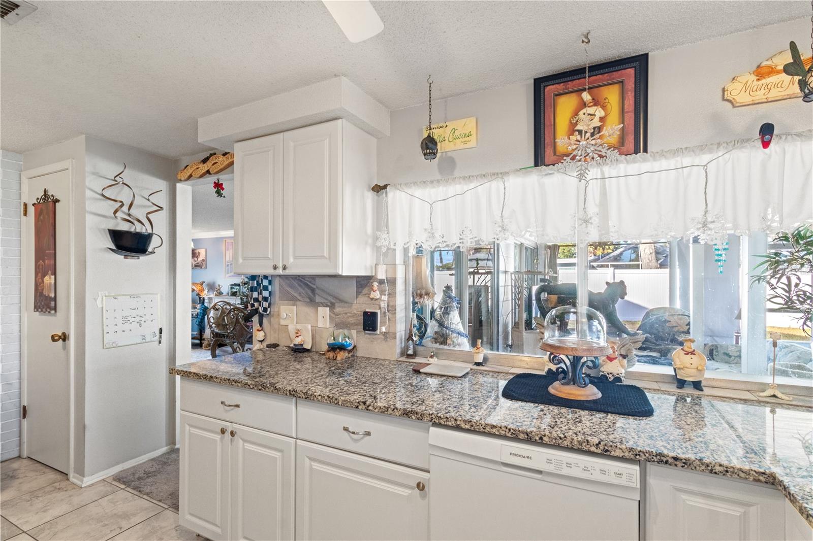 Image 21 of 41 For 4042 Jib Sail Court