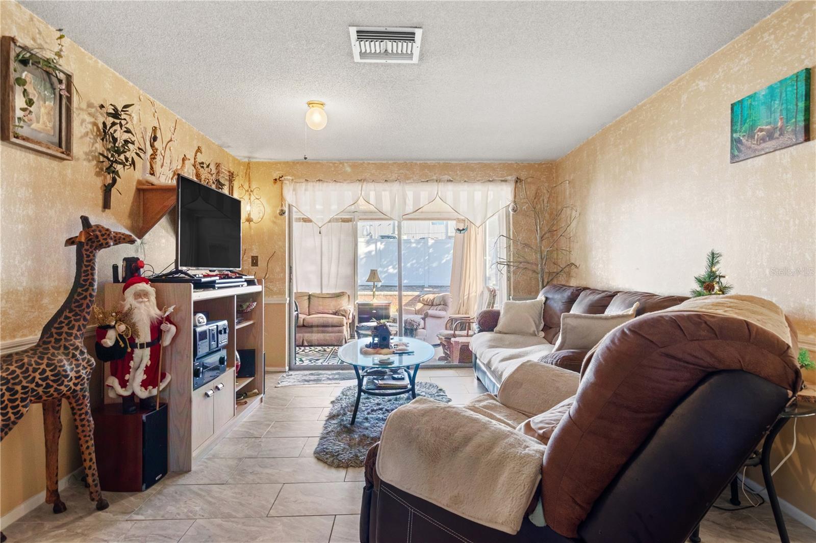 Image 22 of 41 For 4042 Jib Sail Court