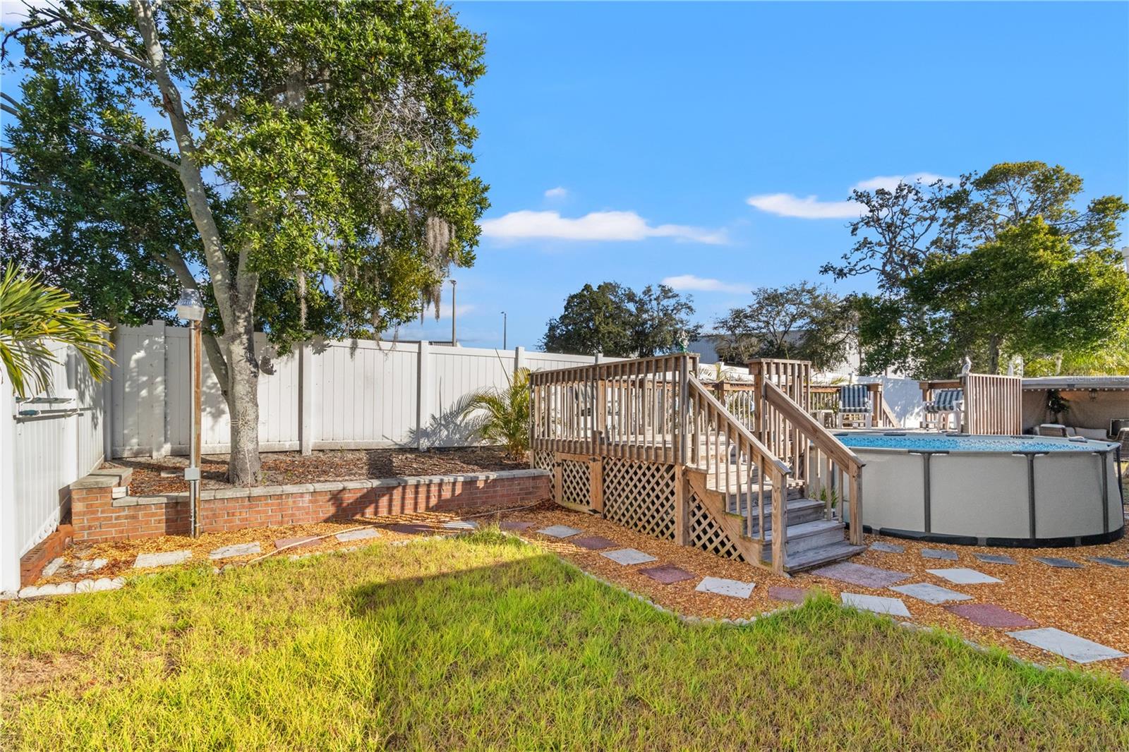 Image 38 of 41 For 4042 Jib Sail Court