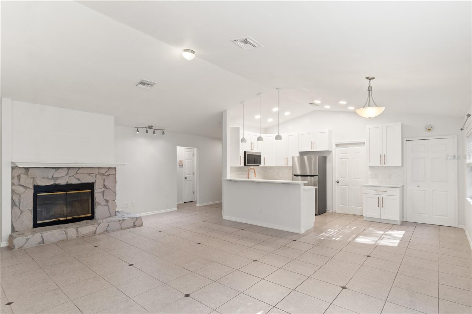 Image 7 of 29 For 7124 72nd Street