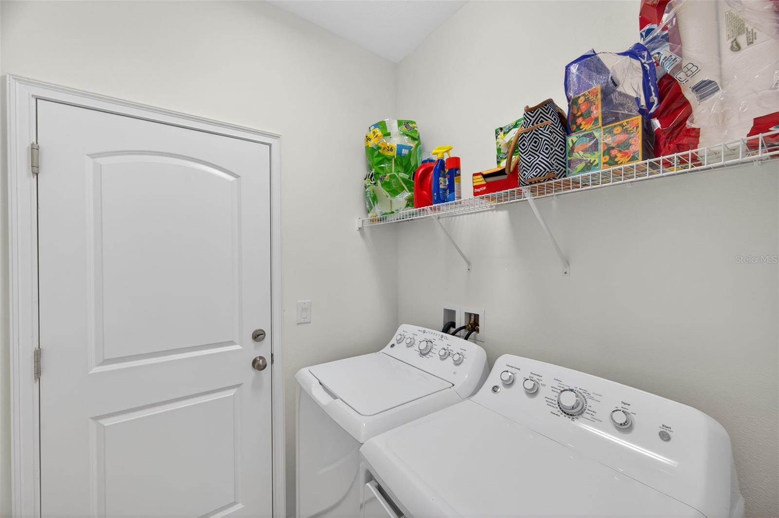 Listing photo id 12 for 13737 Garden Hills Drive