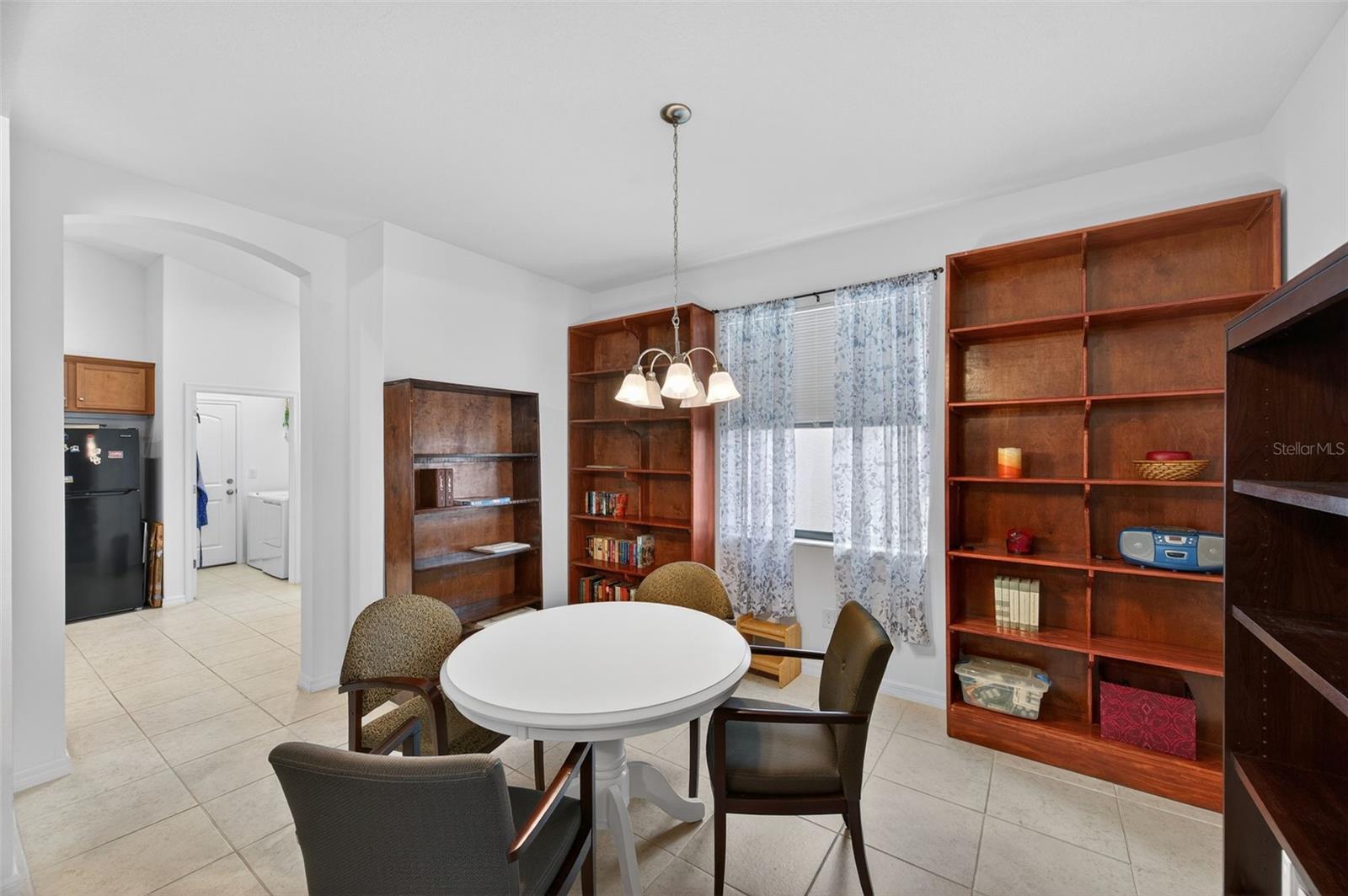 Listing photo id 14 for 13737 Garden Hills Drive