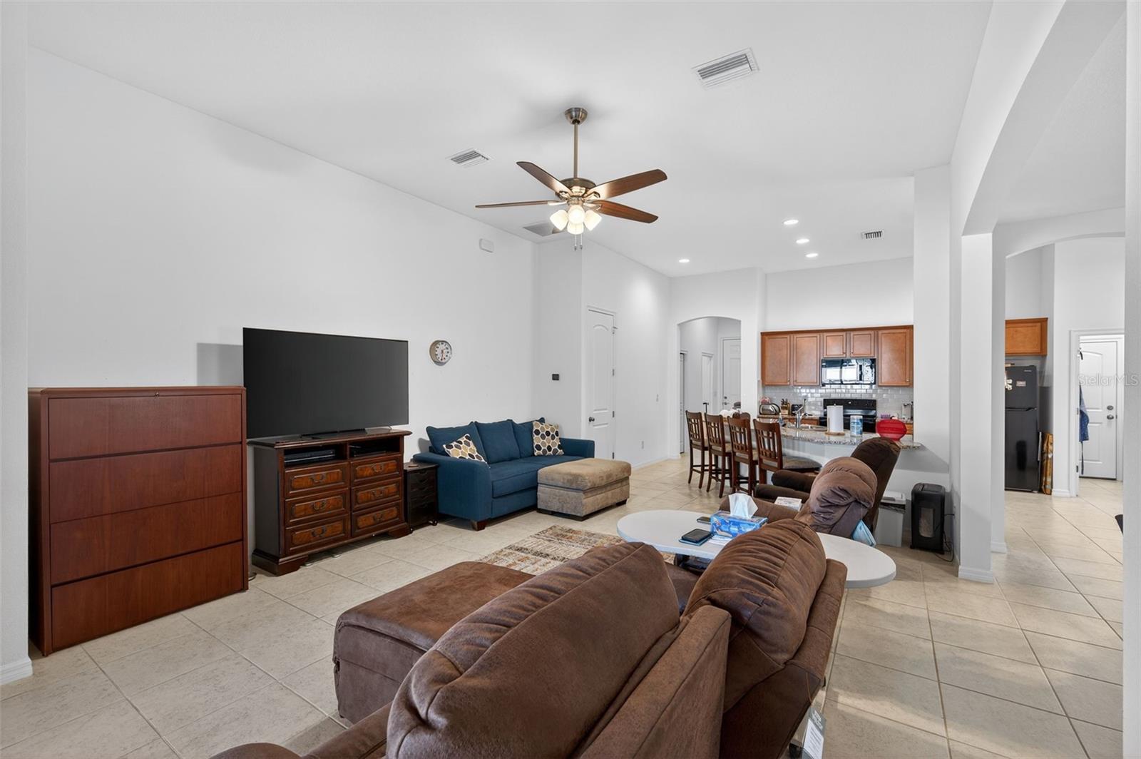 Listing photo id 16 for 13737 Garden Hills Drive