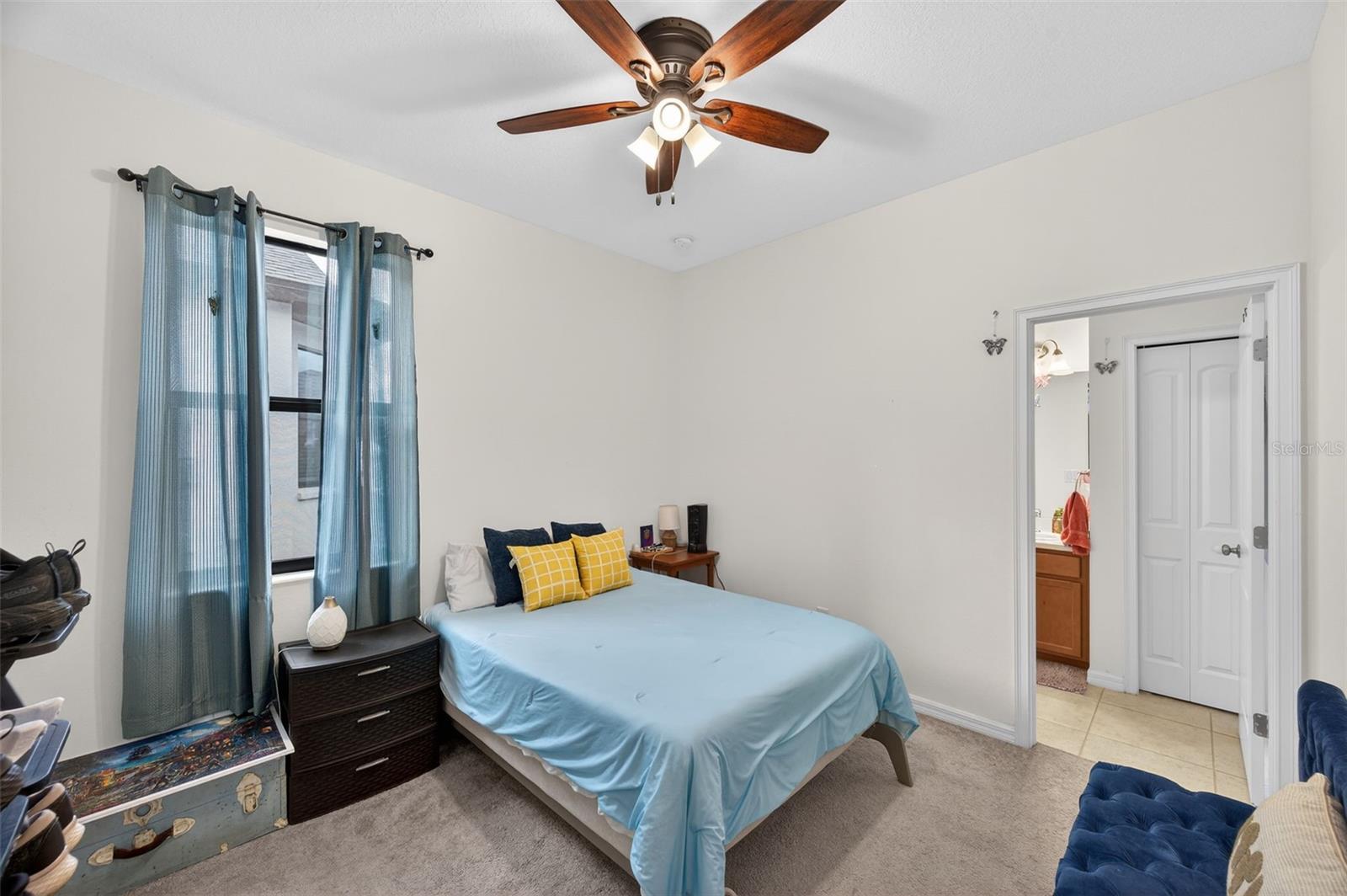 Listing photo id 21 for 13737 Garden Hills Drive