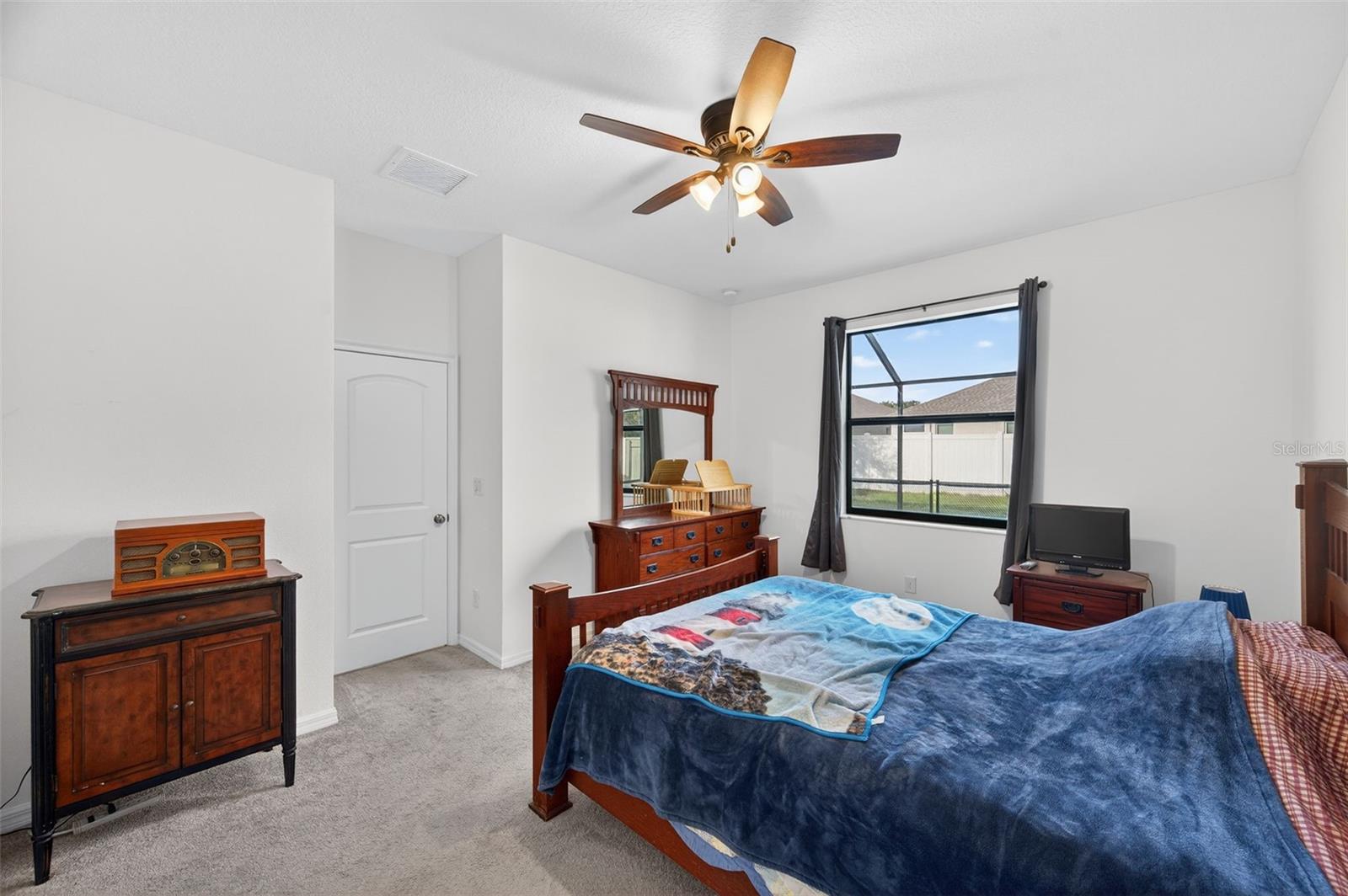 Listing photo id 30 for 13737 Garden Hills Drive