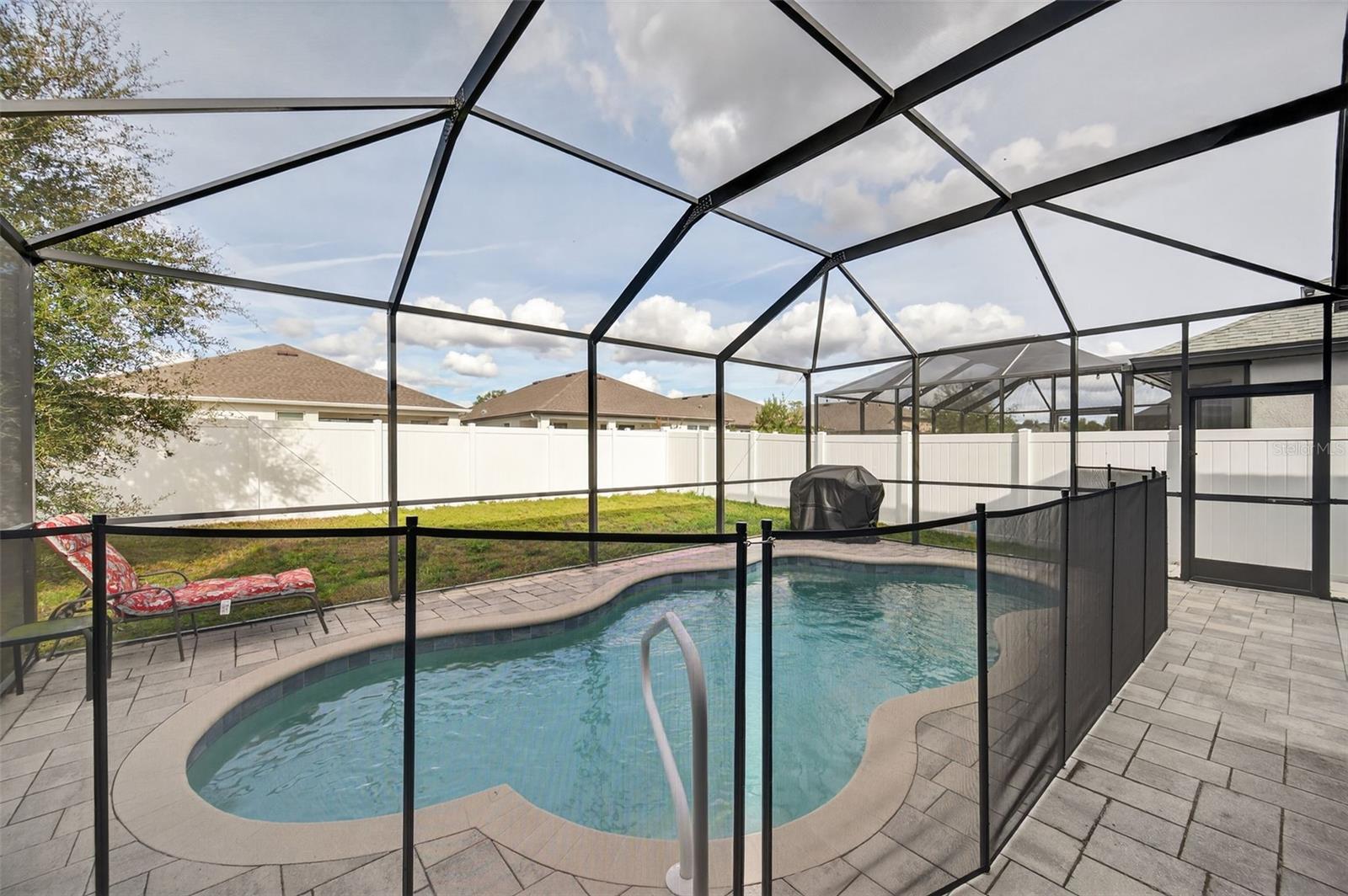 Listing photo id 45 for 13737 Garden Hills Drive