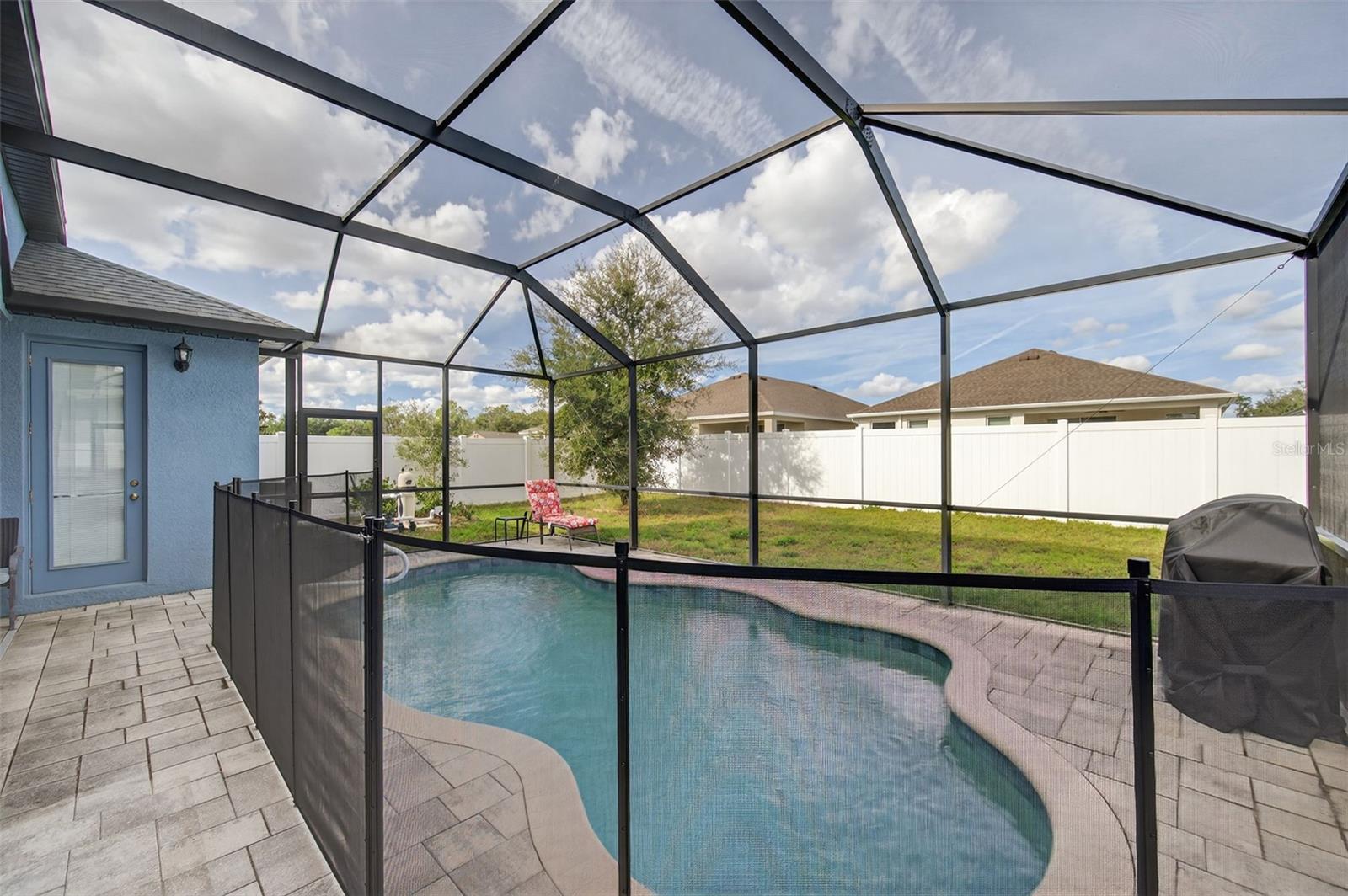 Listing photo id 46 for 13737 Garden Hills Drive